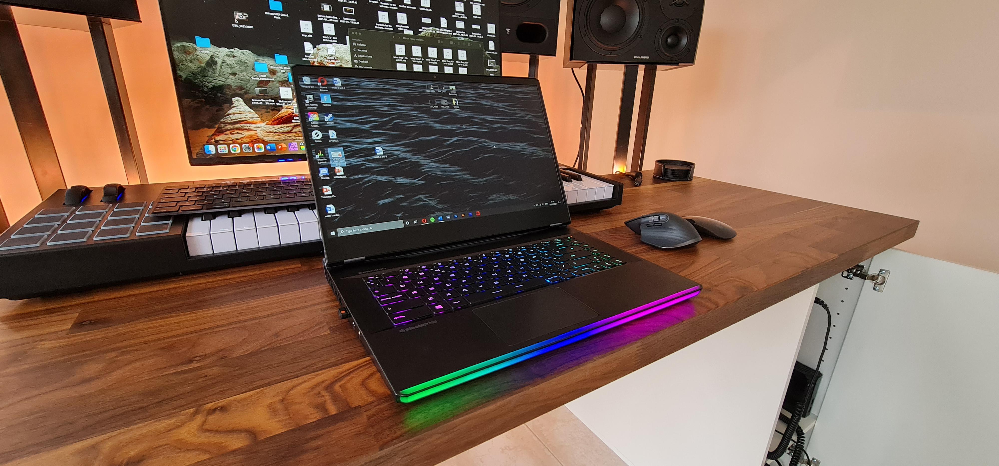 My first gaming laptop and my first time on reddit 💪💪😄 r/GamingLaptops