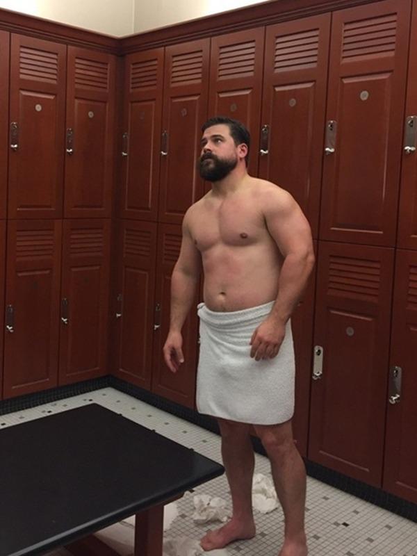 Alone in the locker room : HotGuys