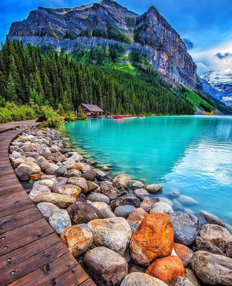Lake Louise r/pics