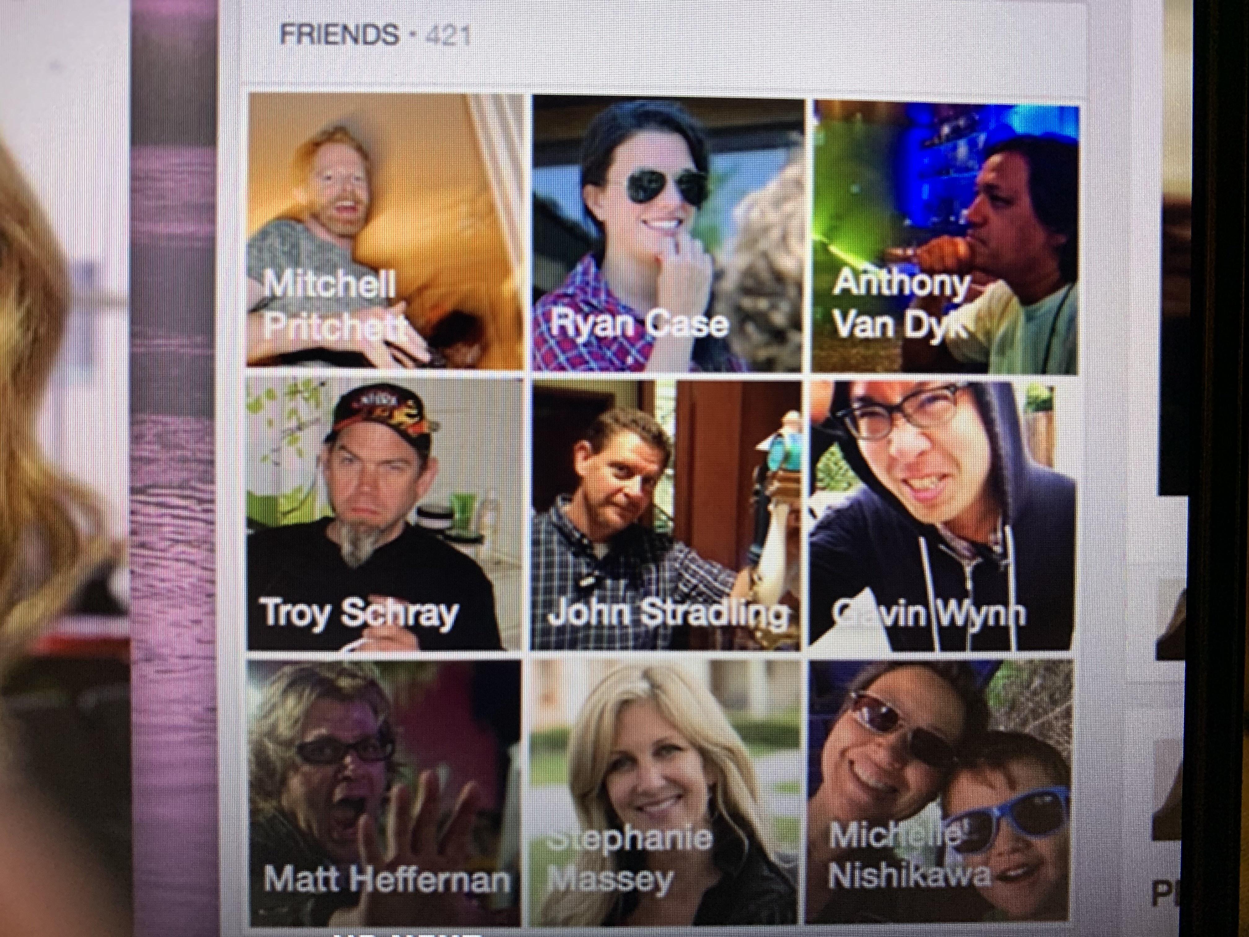 Easter Egg in season 6 episode 16 Shoutout to the crew! Modern_Family