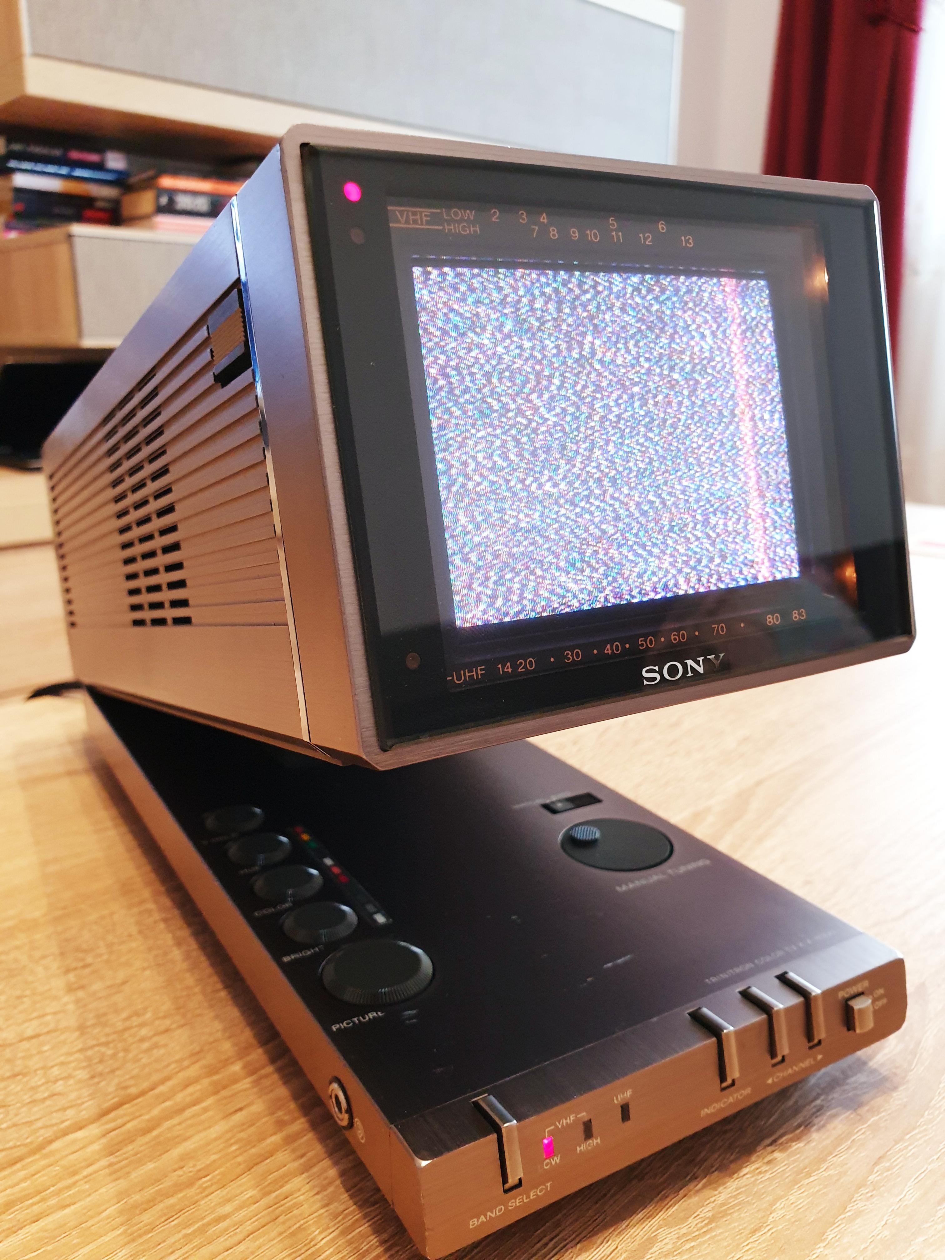 The smallest trinitron TV set of all time! Sony KV 4000 (1980). All I