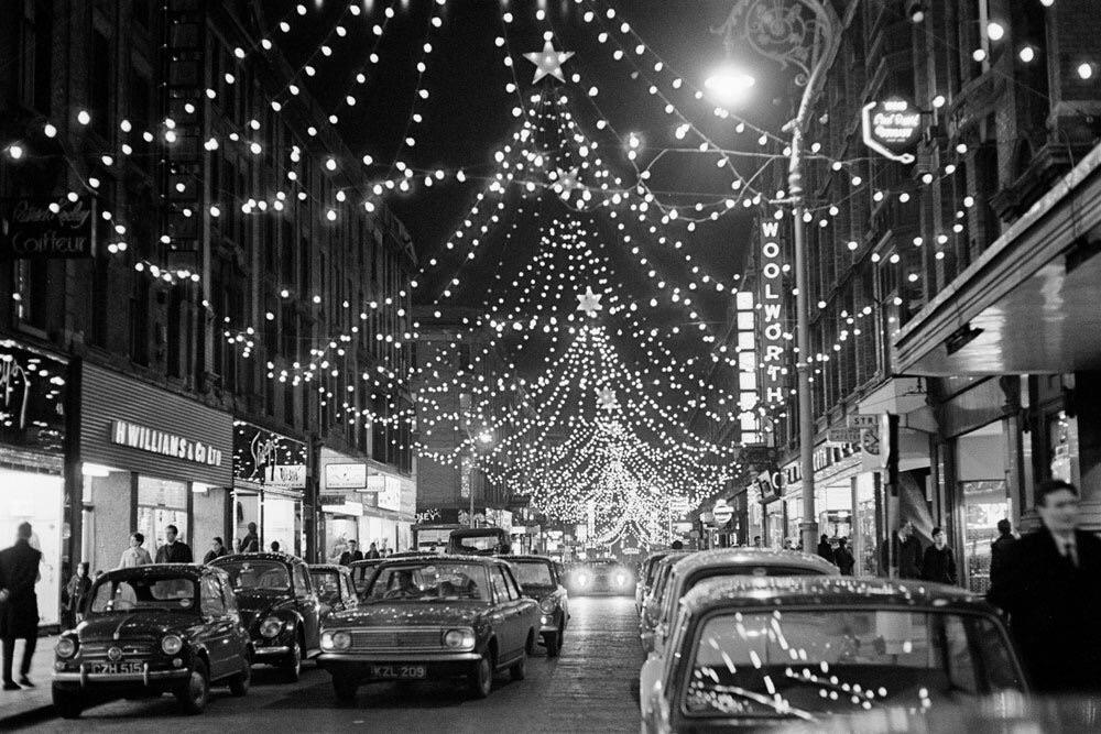 Henry Street at Christmas, 1968 r/ireland