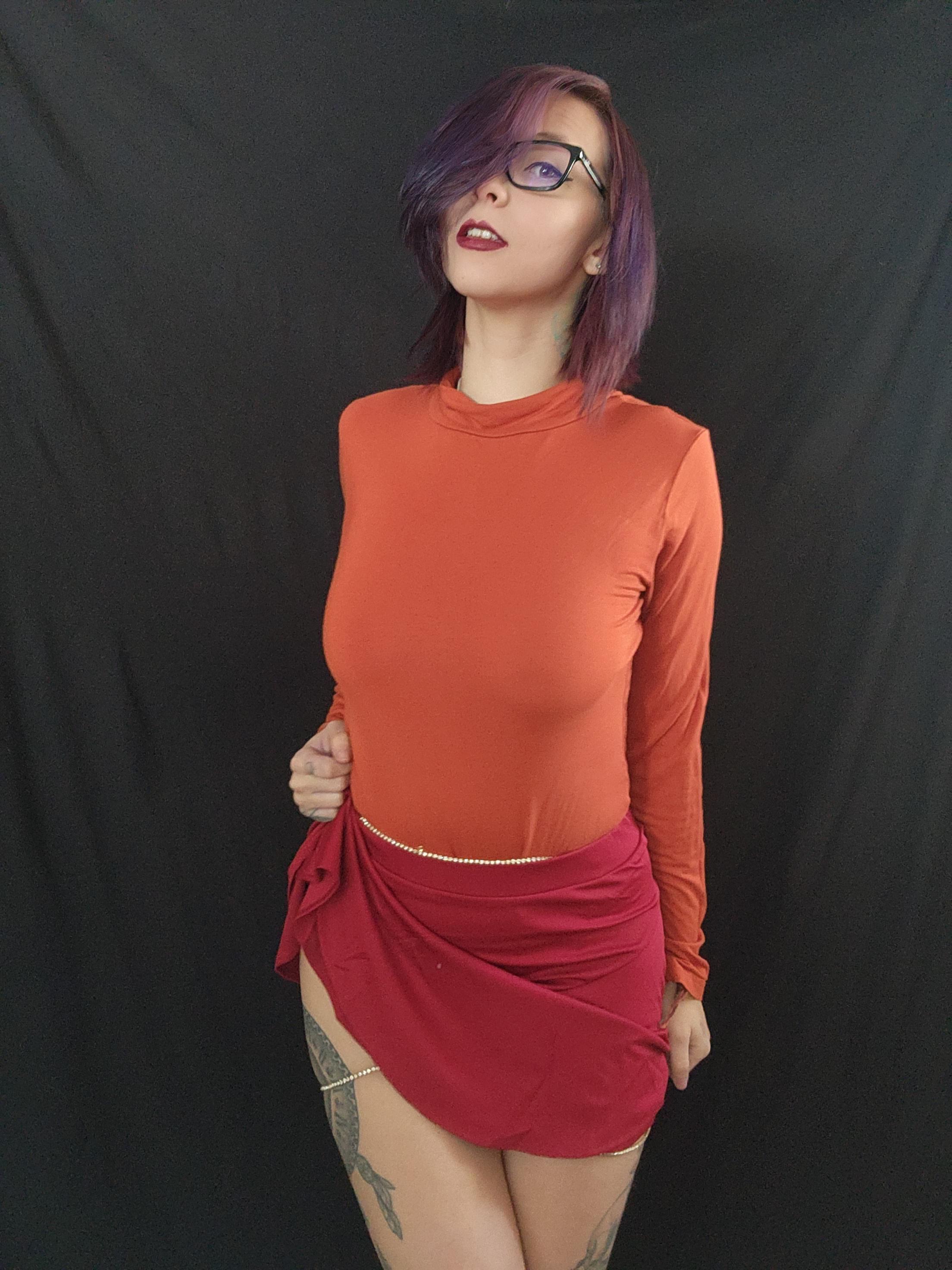 Velma from Scooby-Doo by mavis.sky : cosplaybabes