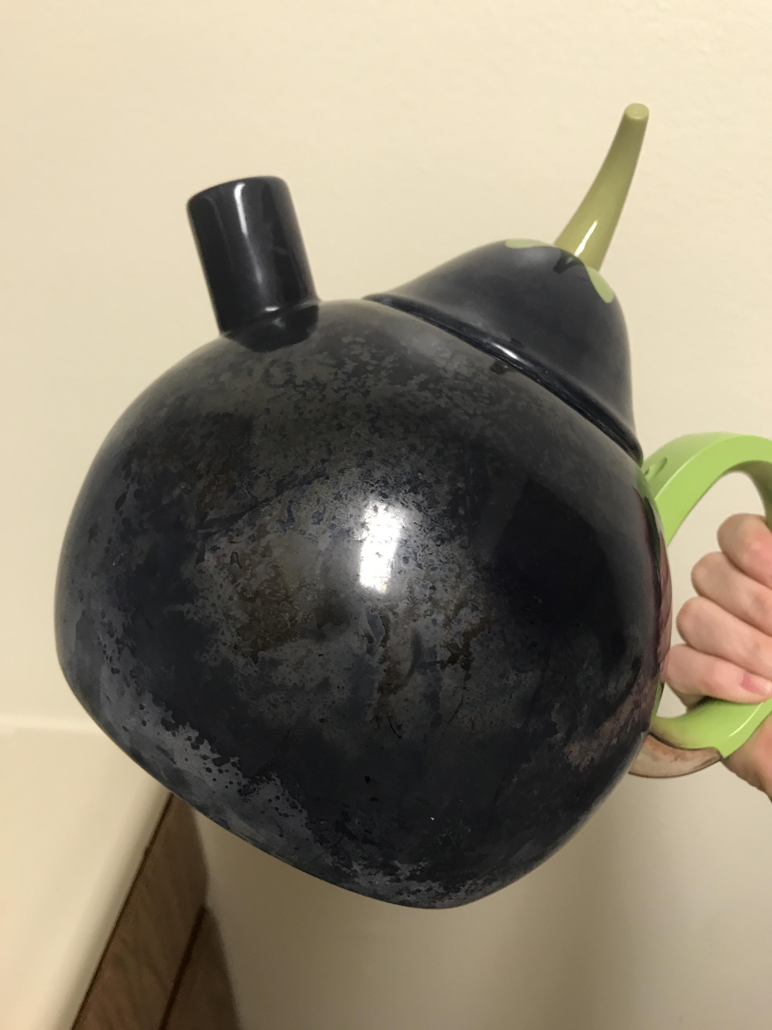 Burnt vintage tea kettle r/CleaningTips