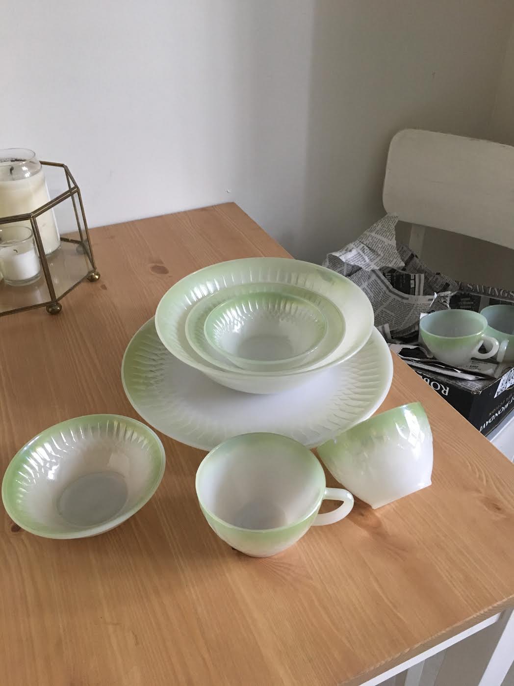 Federal Glass Moonglow greenbrier dinnerware set does it have lead