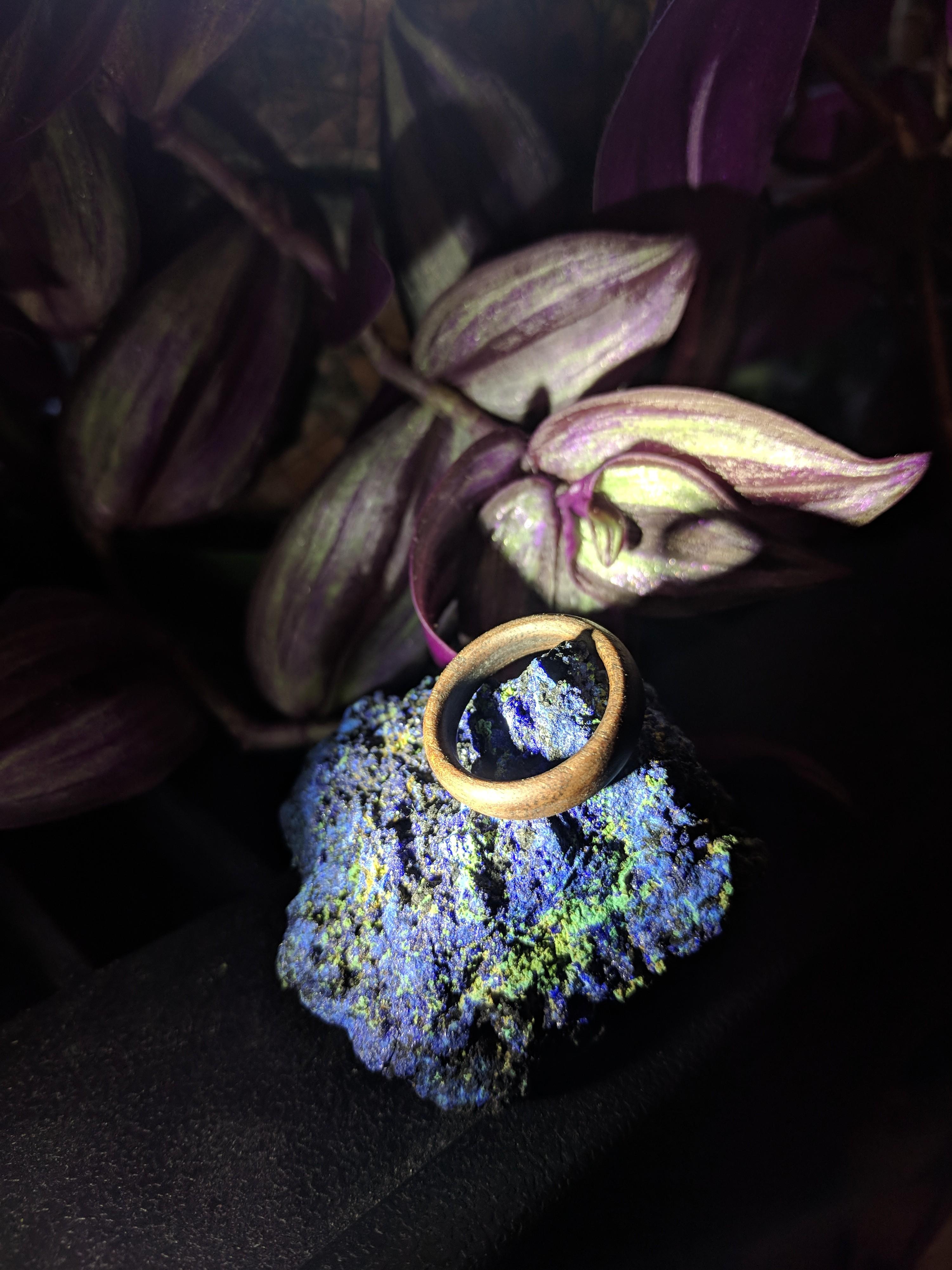 Walnut ring, linseed oil finish r/woodworking