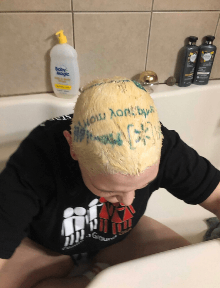 Girl uses WalMart plastic bag to “keep the heat in” while she bleached
