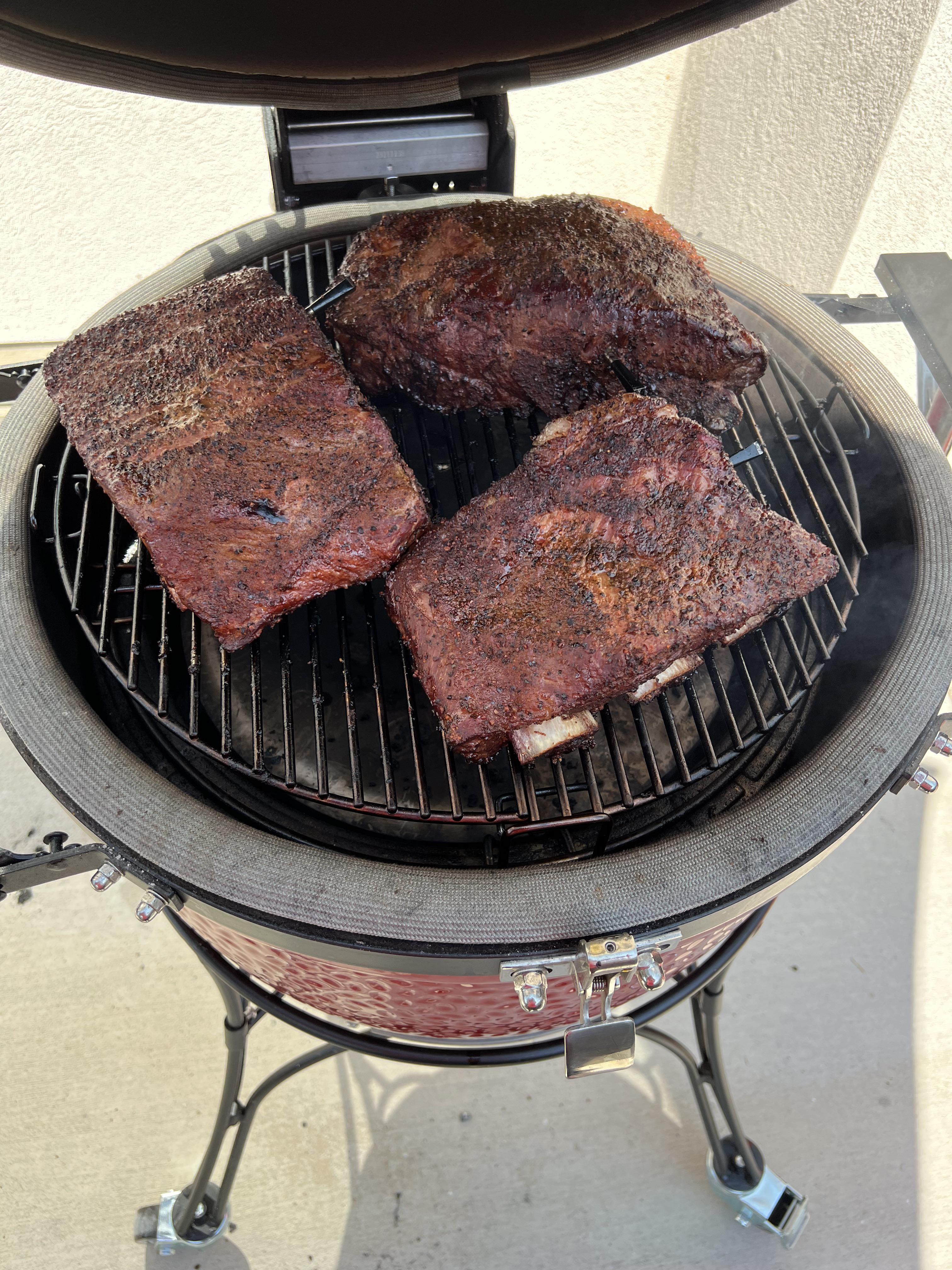 Beef Ribs on the Joe, turned out pretty good. r/KamadoJoe