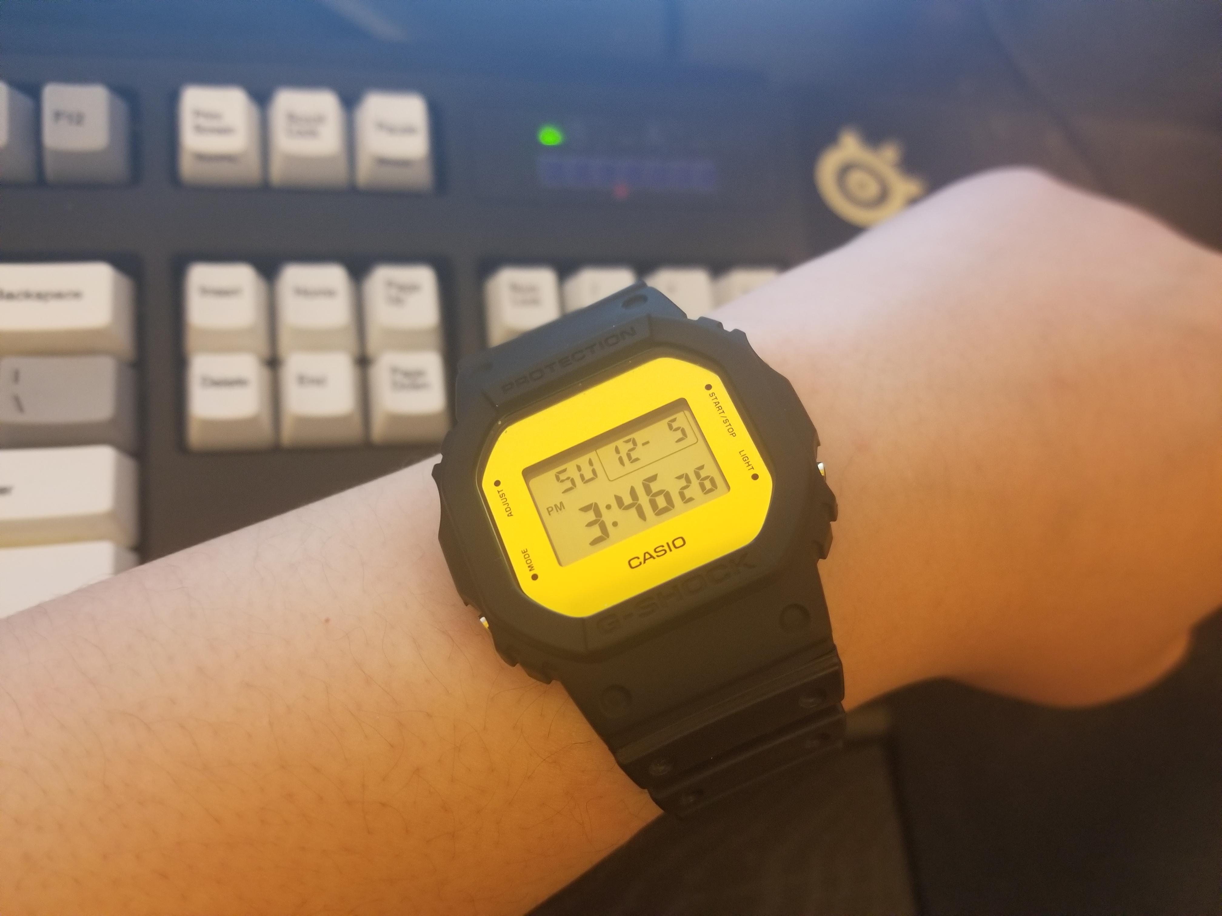 [CASIO] A new digital watch for my collection. Has a nice golden shine