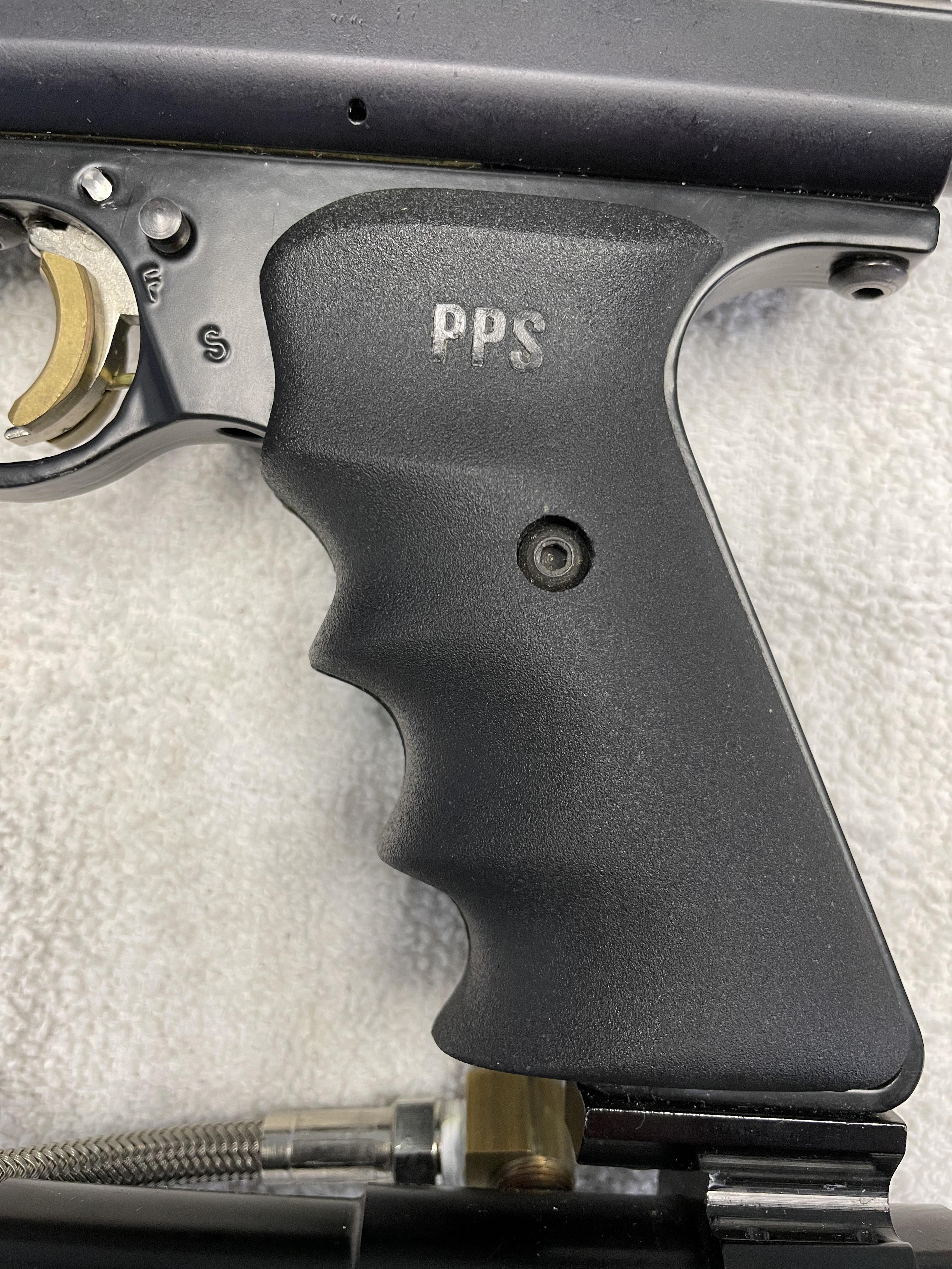 [wtb]old school grips. automag/autococker single screw grips. Pic for