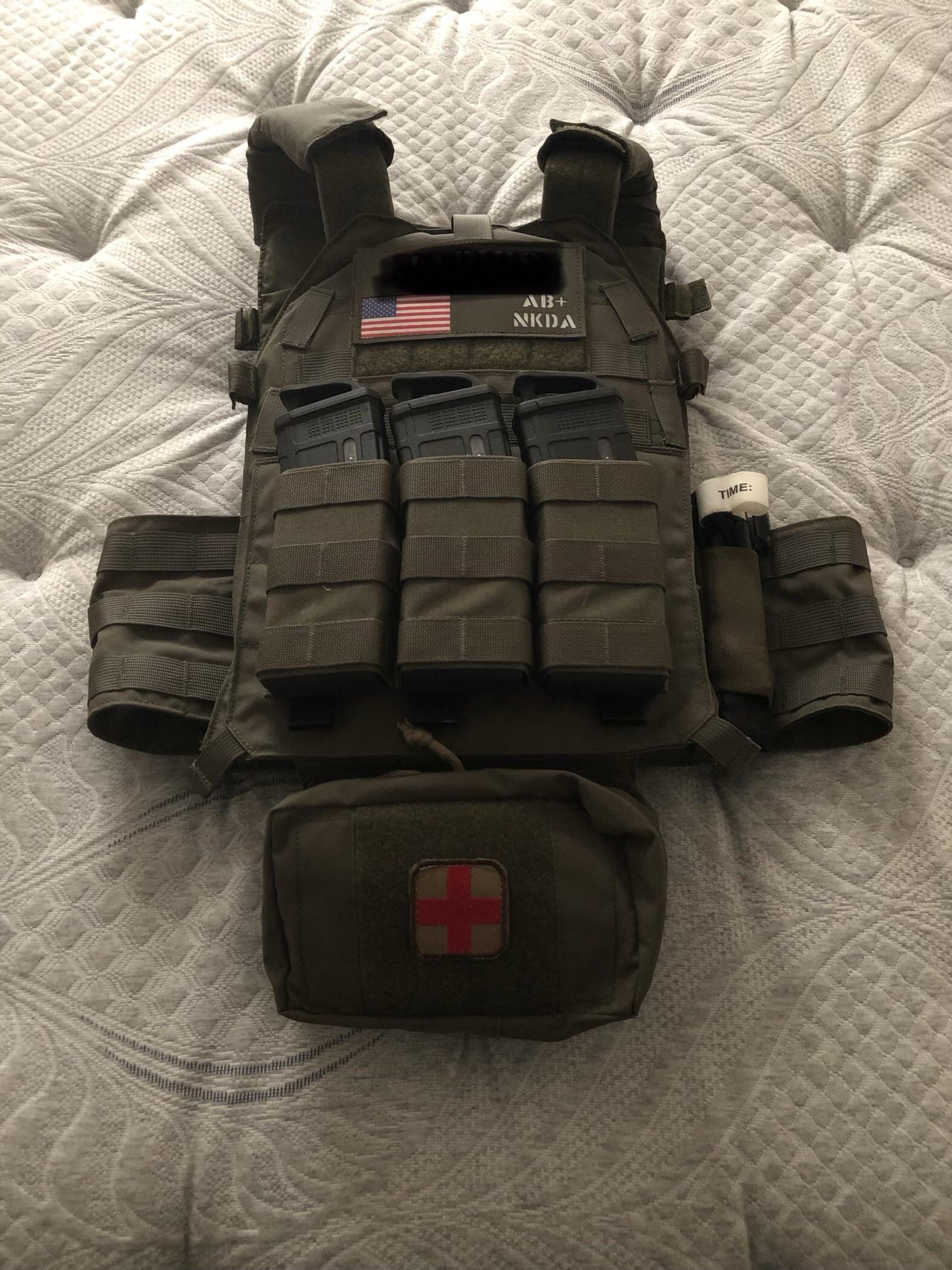 My current carrier setup r/LoadOutDisplay