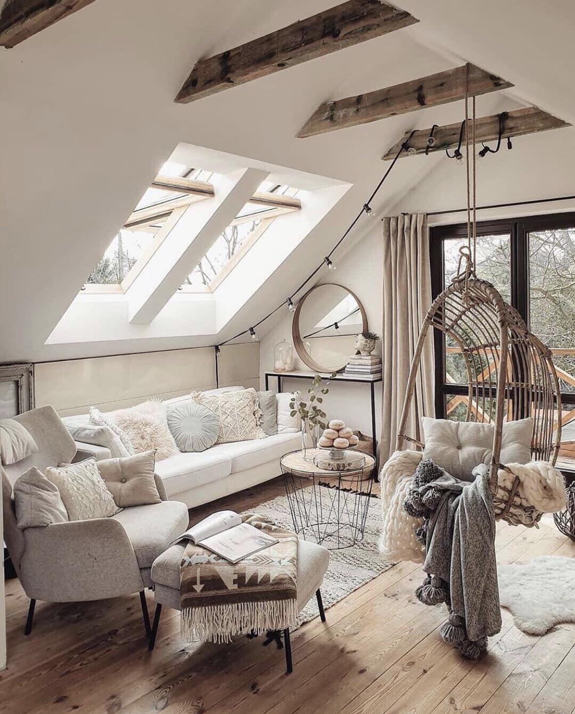 Beautiful cozy, sunny, living room r/CozyPlaces