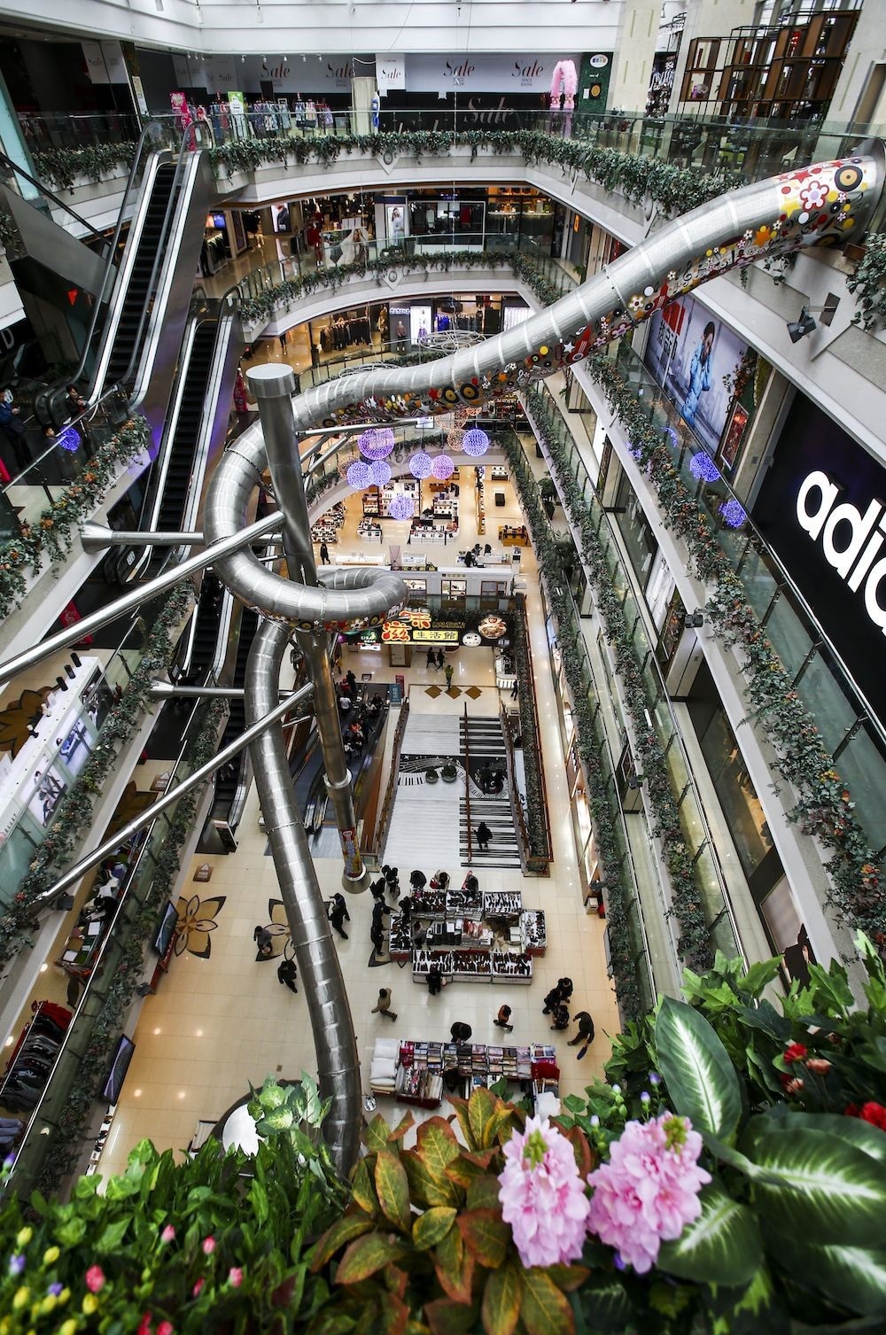 New South China Mall r/interestingasfuck