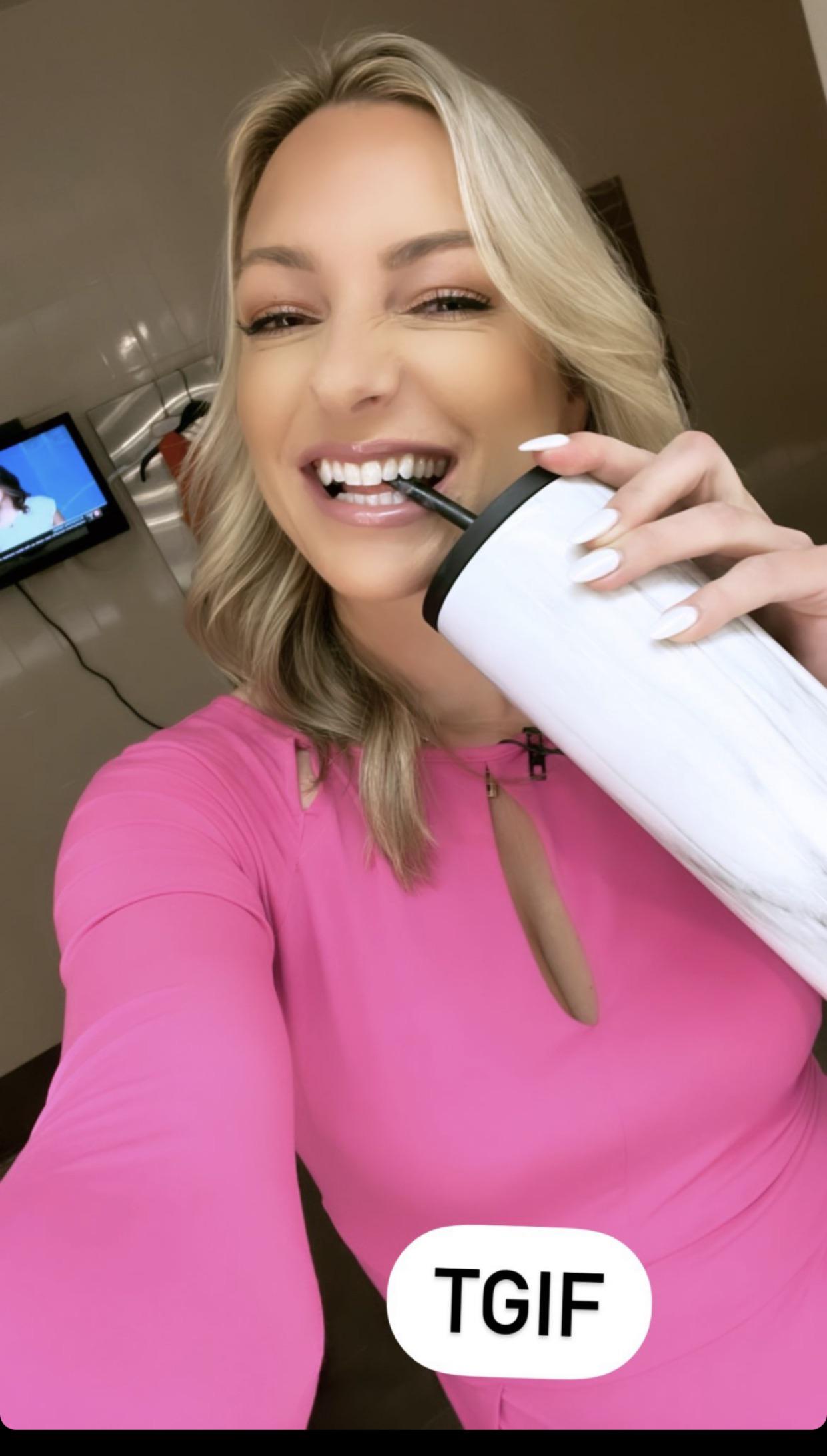 Katie Thompson MILF Boston r/ReporterInstaHotties