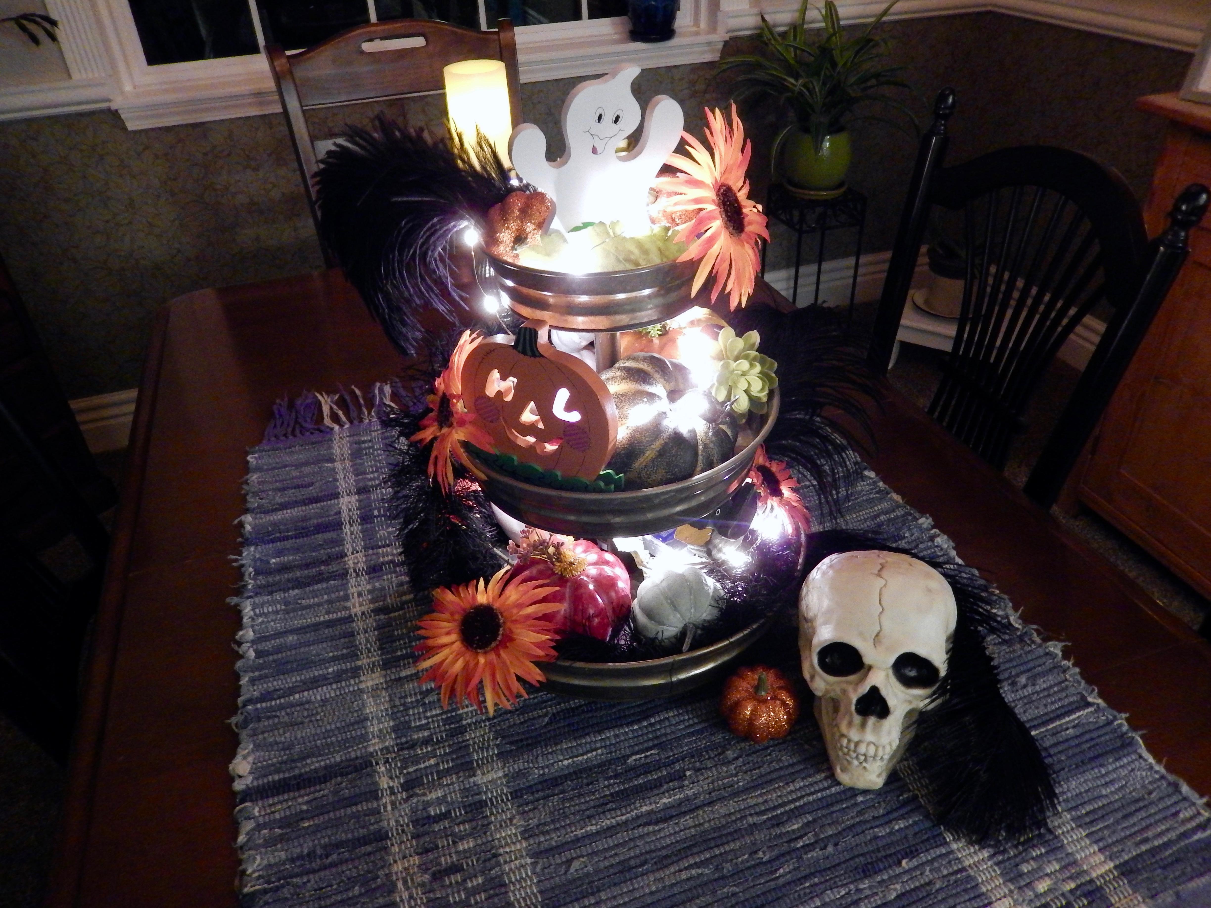 Getting ready for Halloween with my threetiered tray design! 🎃 r/HomeDecorating