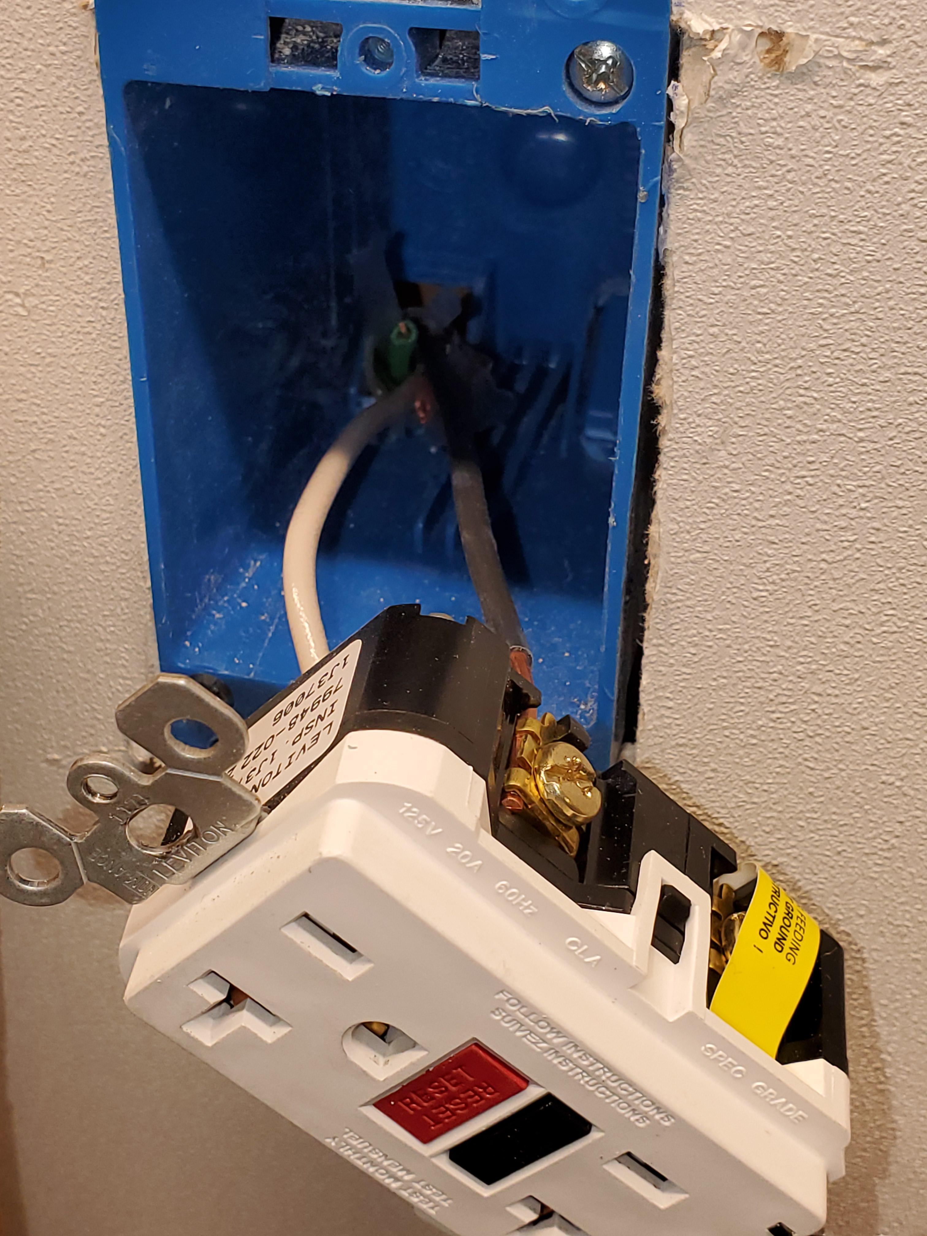 Wonder why the gfci isn't tripping... r/electricians