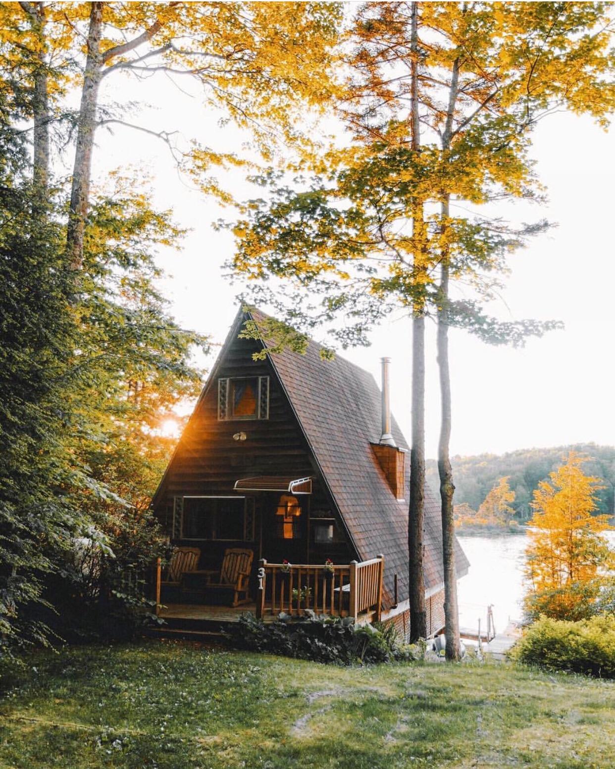 This Massachusetts lake house r/CozyPlaces
