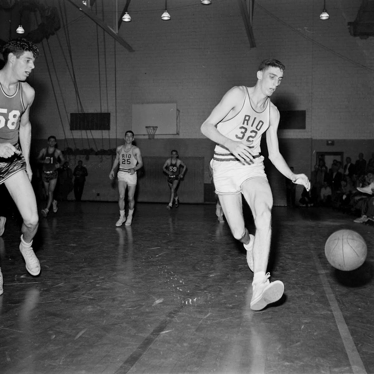 High Scoring Basketball Star Bevo Francis (32) at Rio Grande College