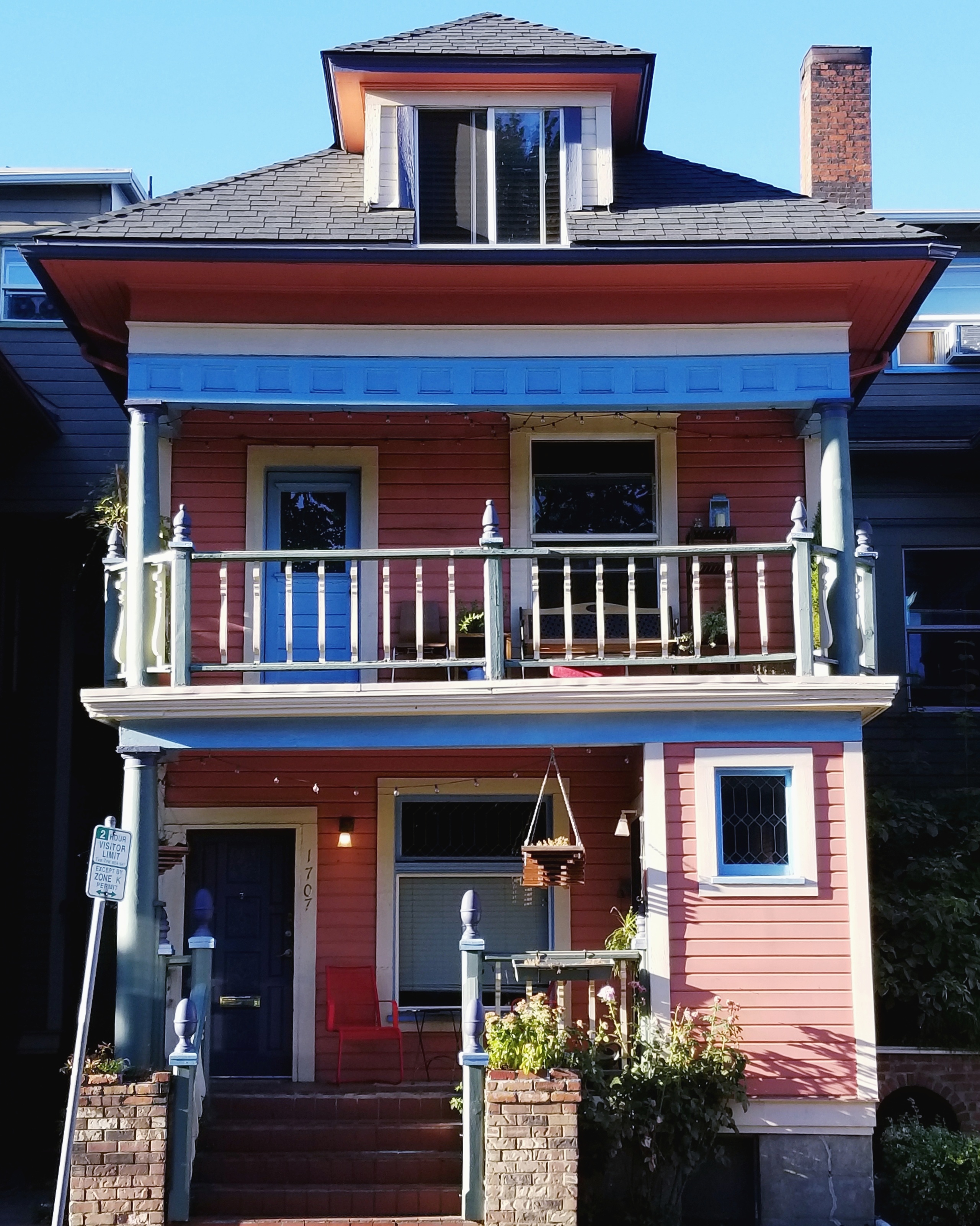House in NW Portland, Oregon. r/AccidentalWesAnderson