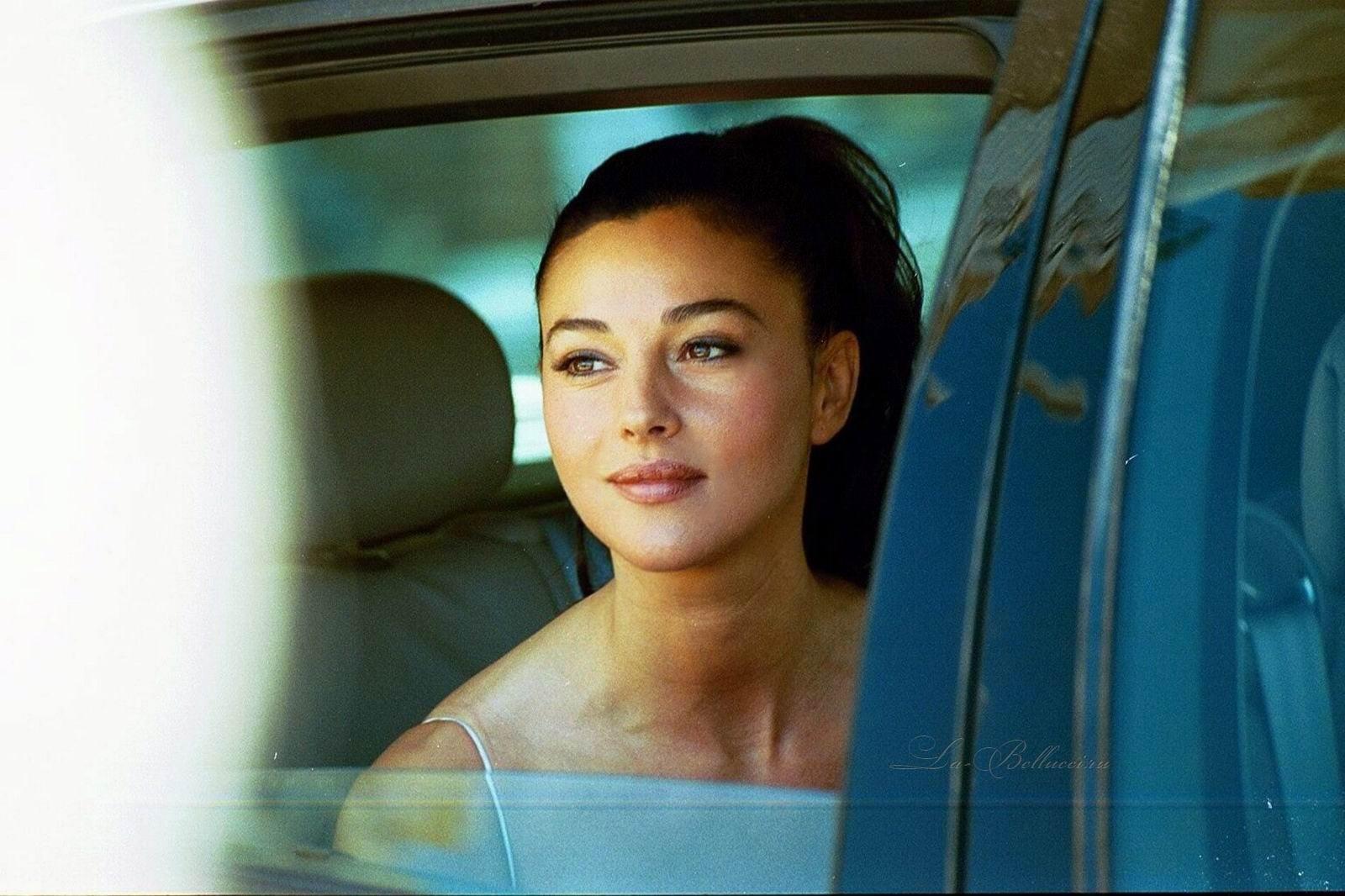 🔞Smile in 2001 of Monica Bellucci NUDE | | CelebrityNakeds.com