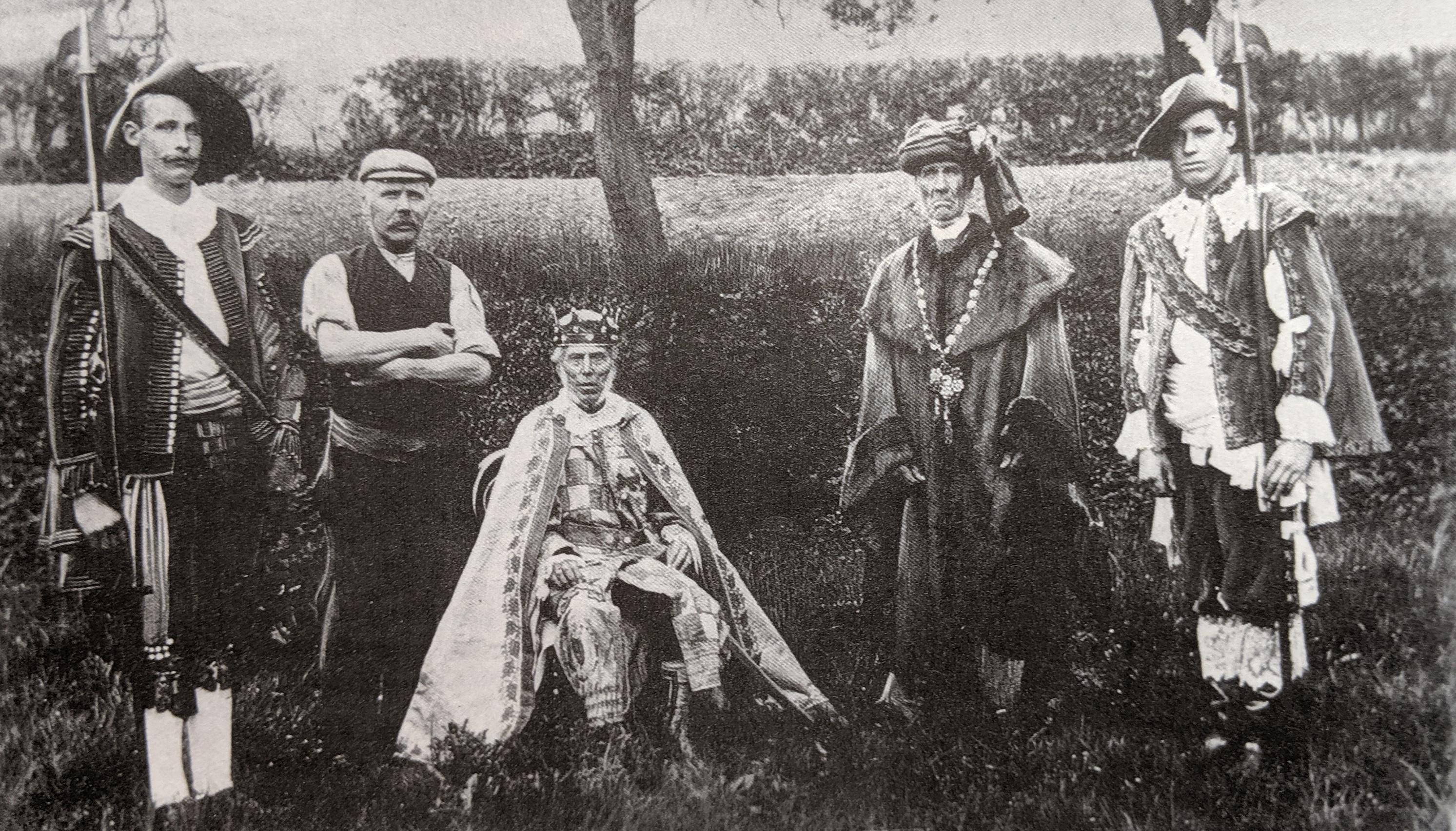 Crowning Charles Faa Blyth as King of the Yetholm gypsies