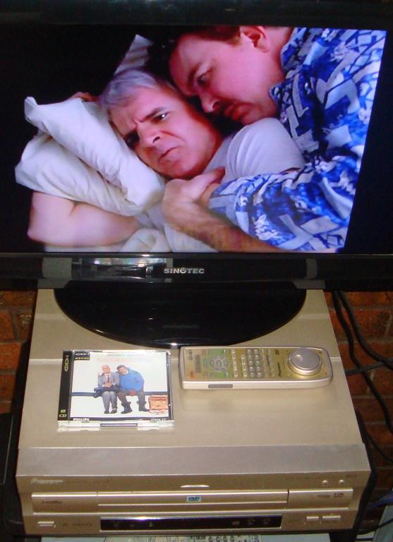 "Those aren't pillows!!" [Planes, Trains and Automobiles] r/nostalgia
