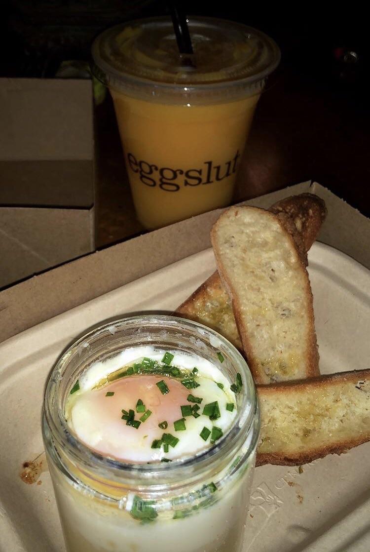 An egg served in a mason jar r/WeWantPlates