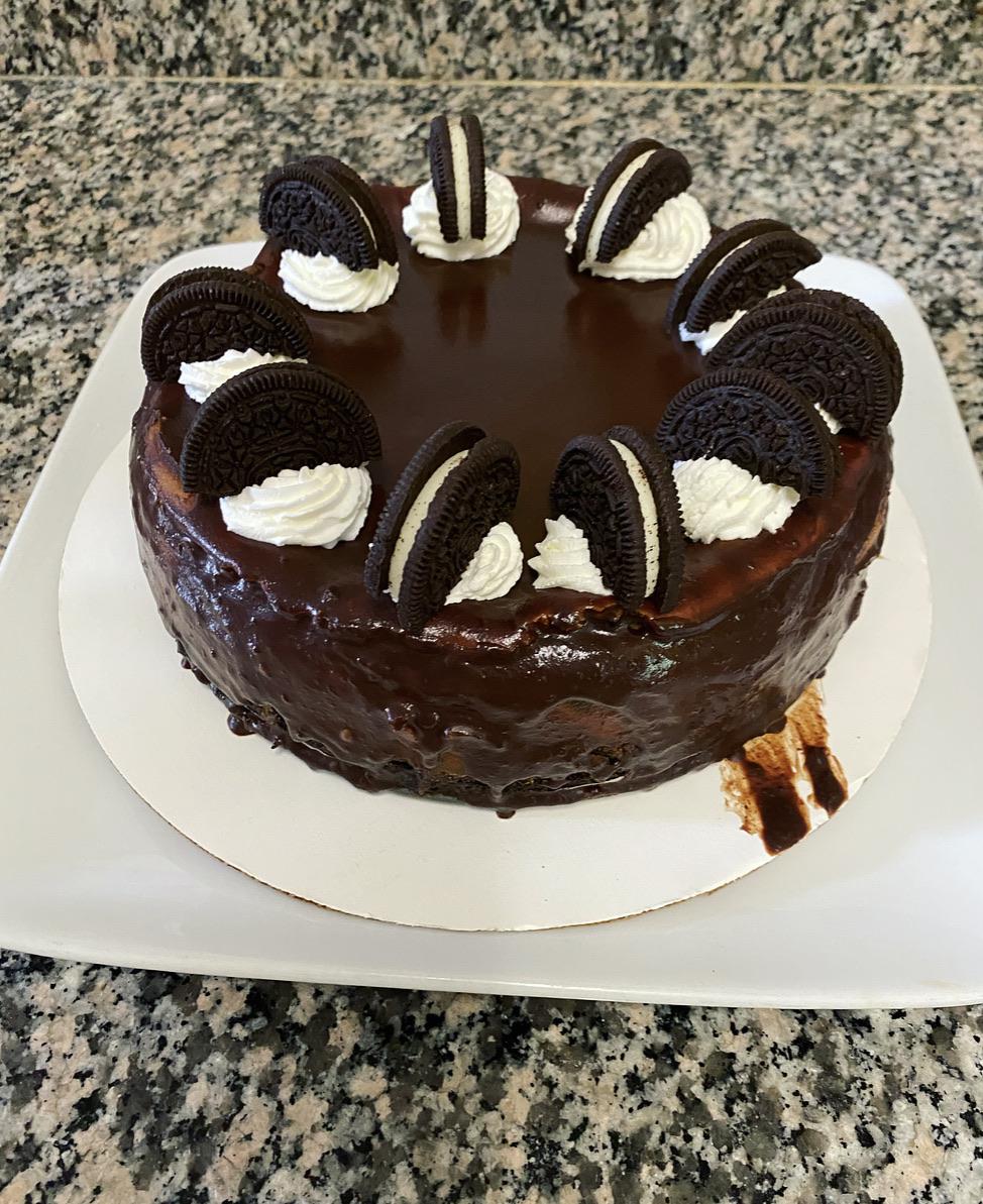 I made an Oreo Cheesecake with Chocolate Ganache and Fresh Whipped
