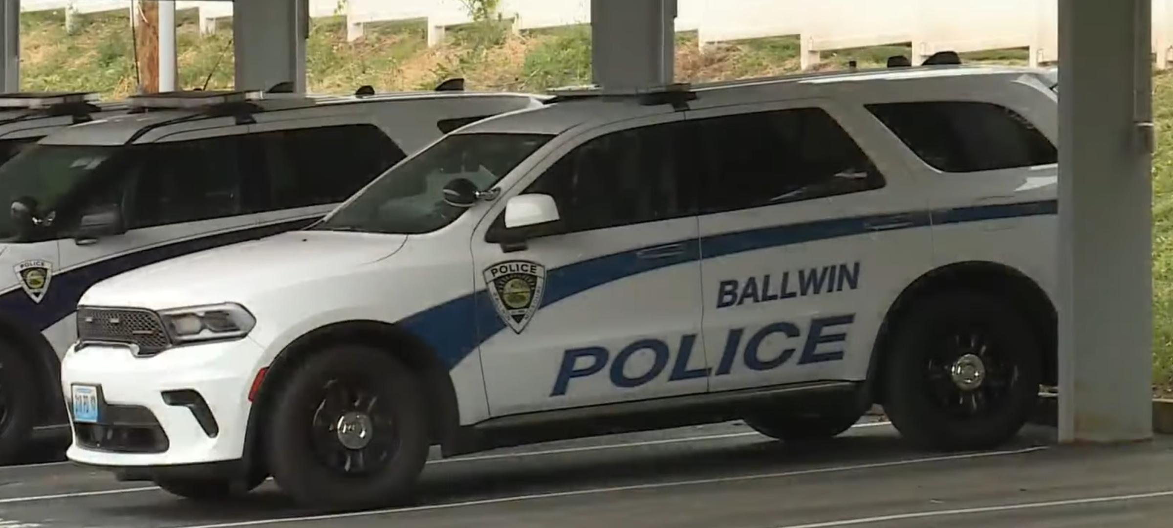 Ballwin,Missouri police department Dodge Durango (new livery) r