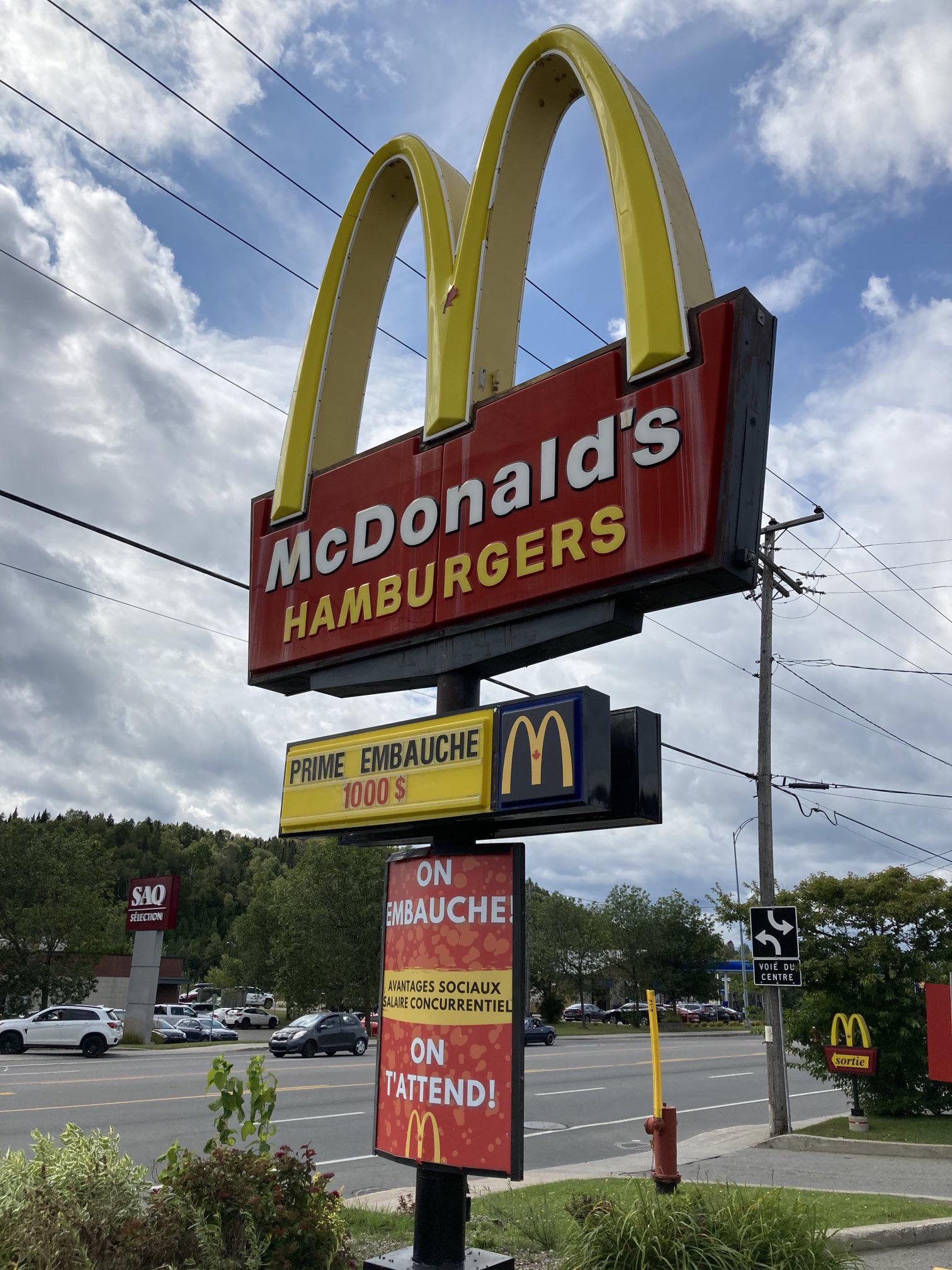 McDonalds in Quebec, Canada offering 1000 signing bonus on hire. r