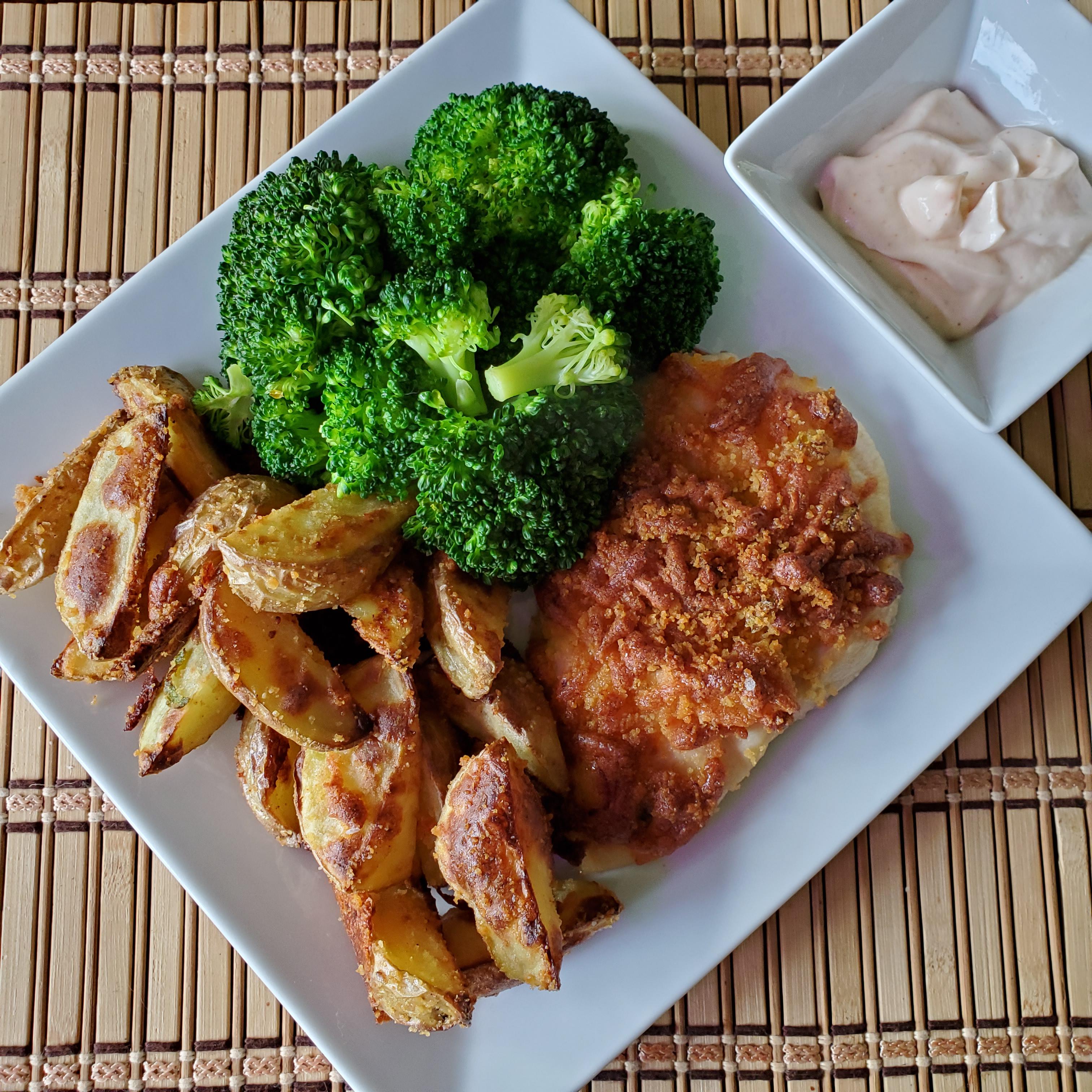 Buffalo spicy crispy chicken cutlet with broccoli and potato wedges r/hellofresh