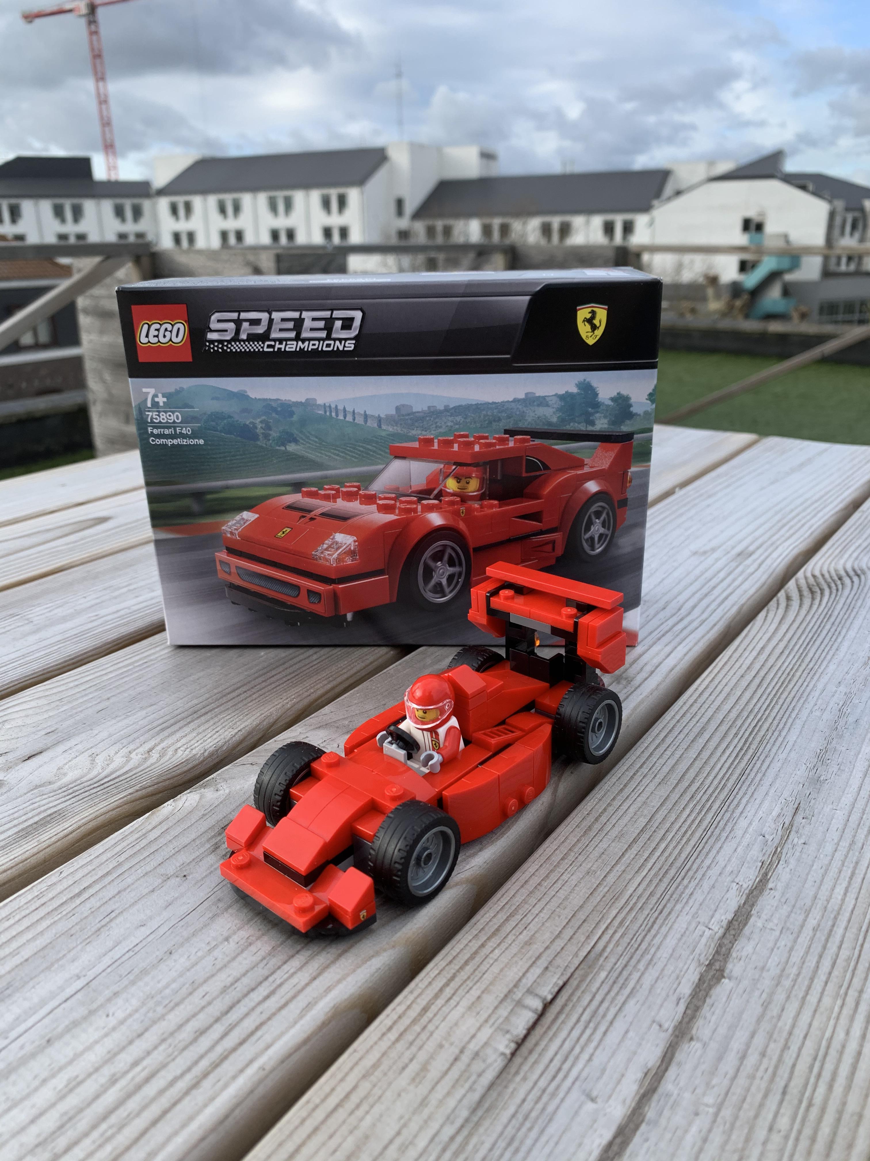 Lego MOC of the Ferrari F40 Speed Champion : lego