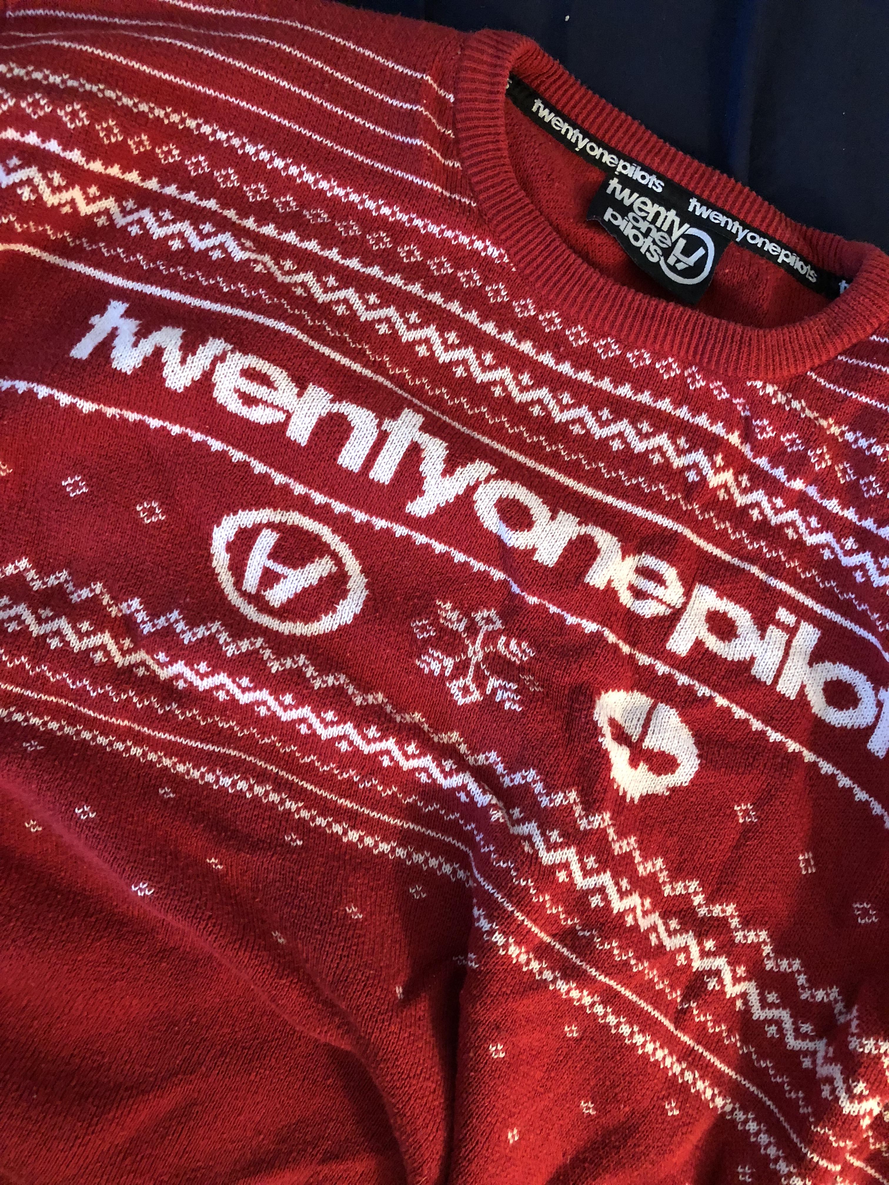 We can wear Christmas sweaters tomorrow so I dug this out!! r