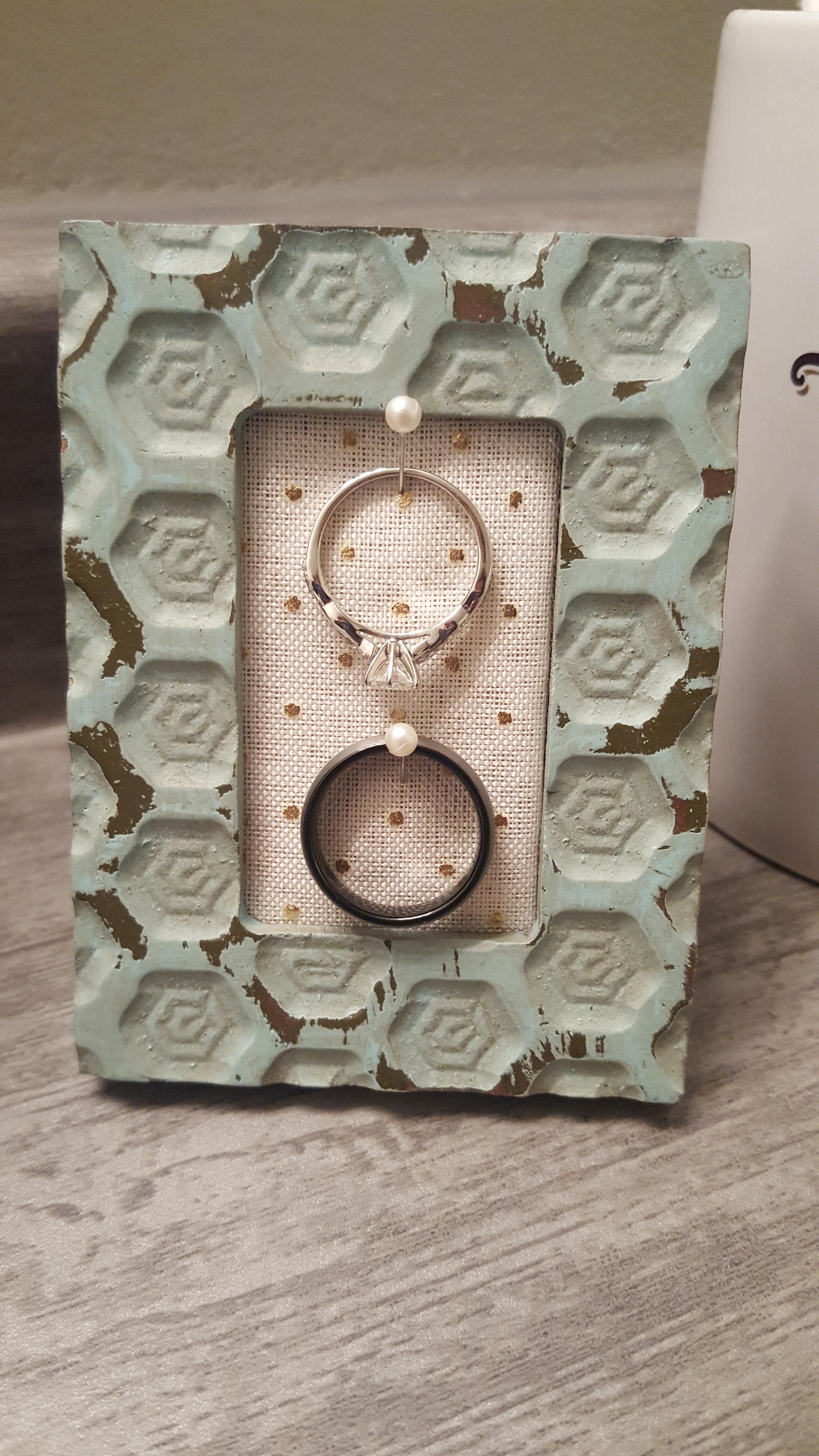 Ring holder DIY love how it turned out! r/JustEngaged
