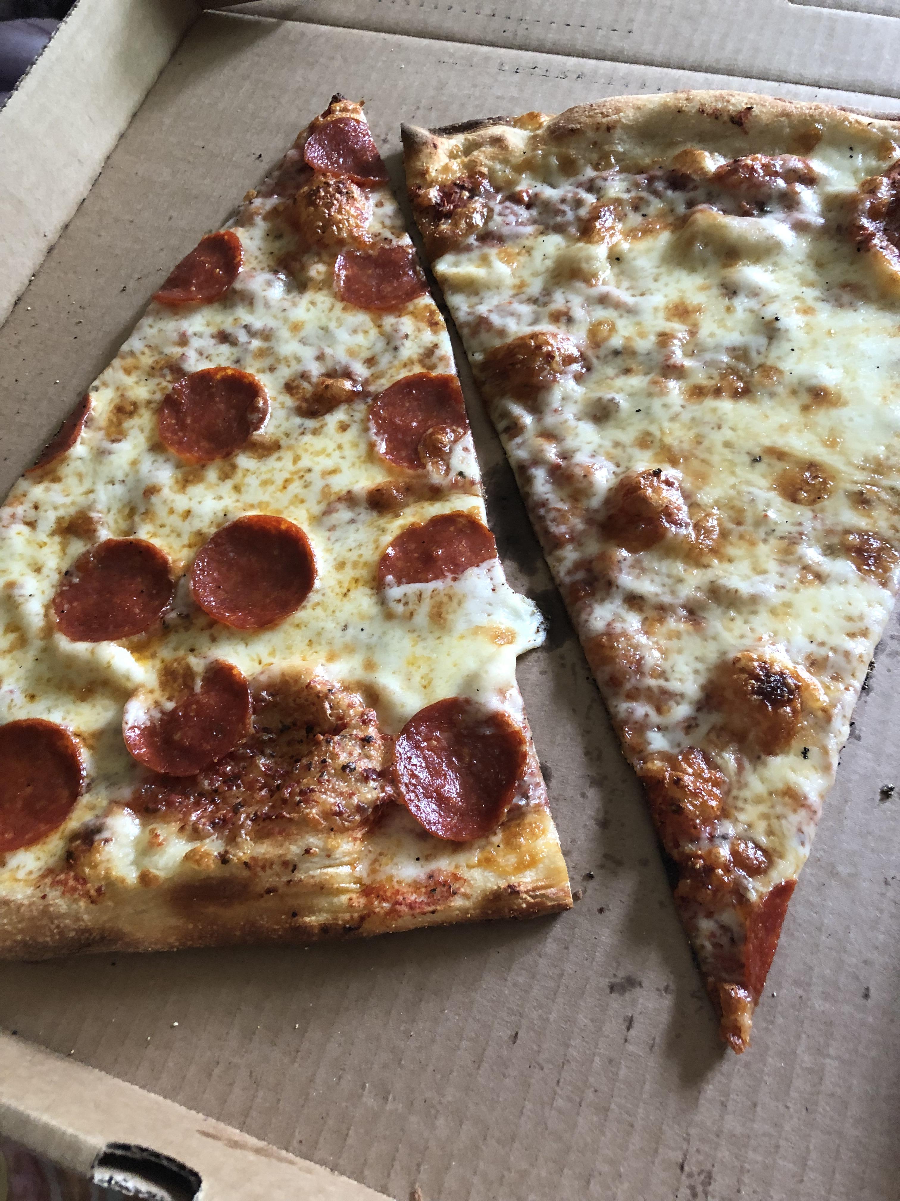 [I ate] 2 giant slices of cheese & pepperoni pizza r/food