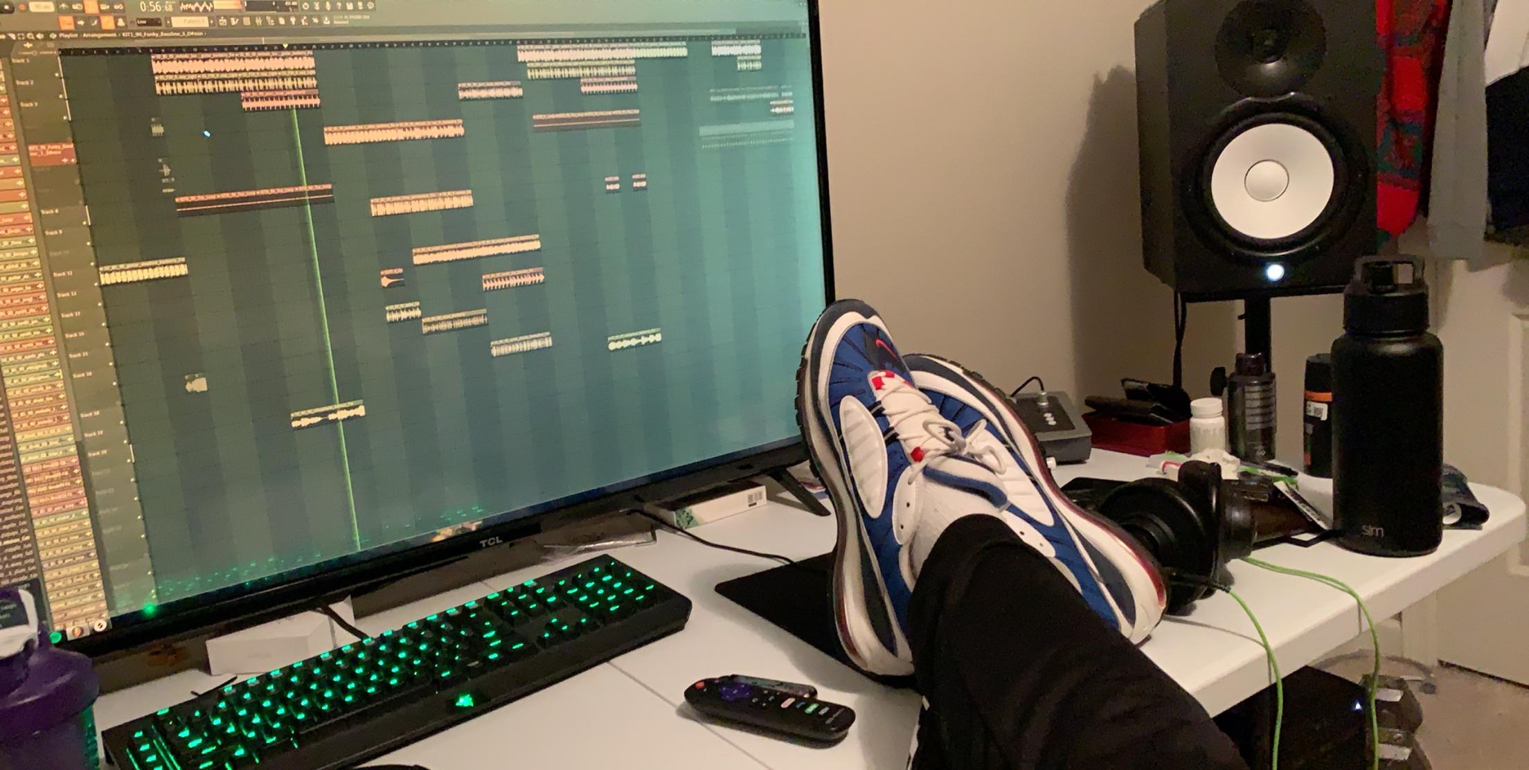 Studio Flex 🎹 r/Sneakers