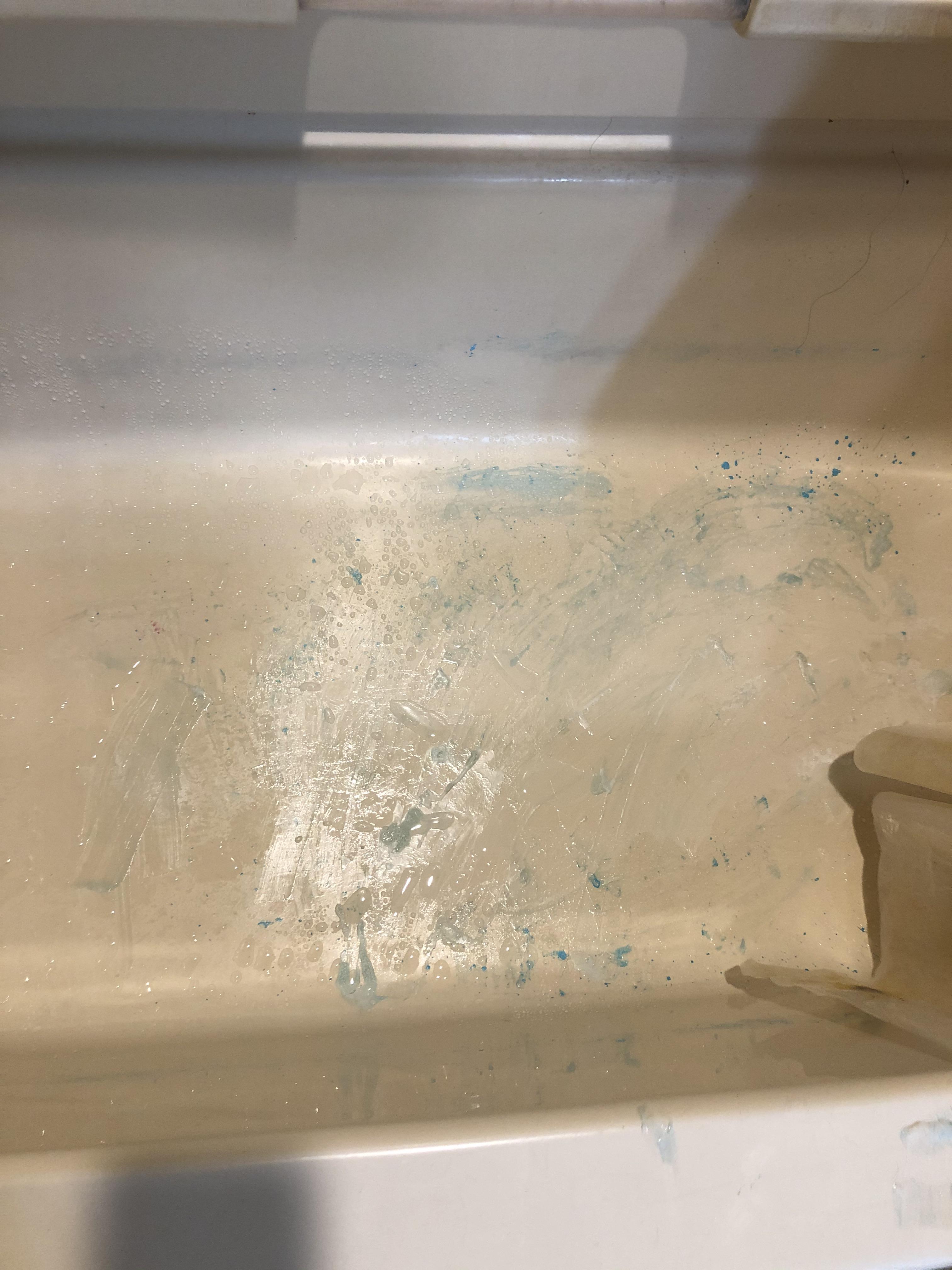 Daughter spilled nail polish in the bathtub, then tried using nail