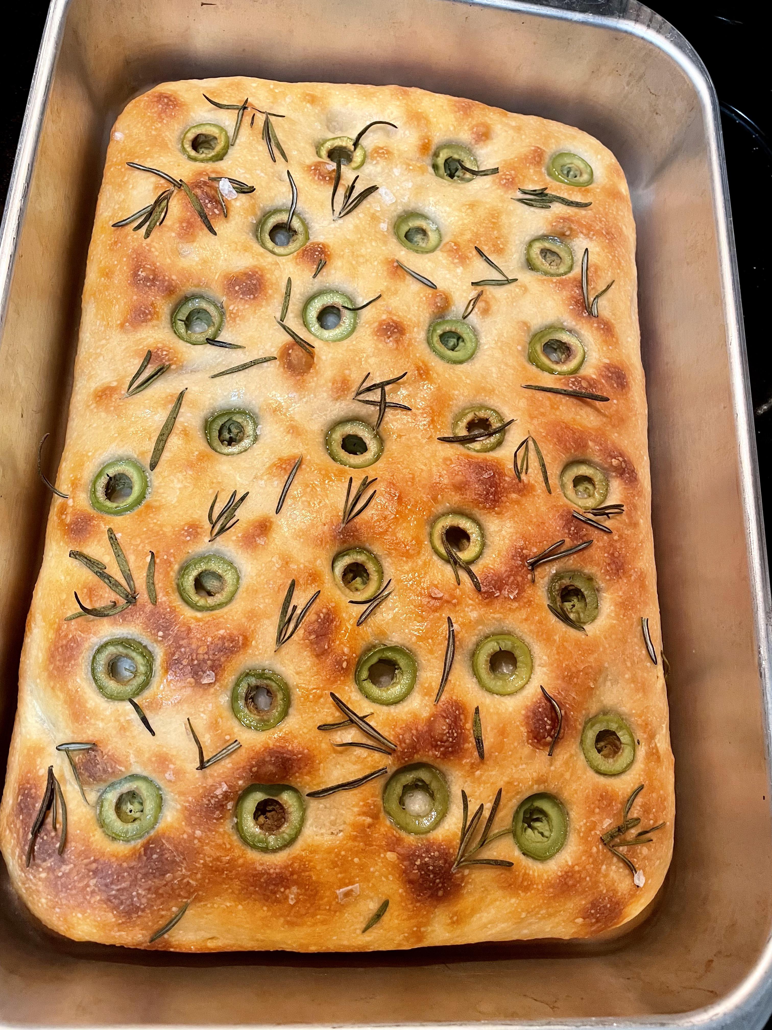 Kenji’s no knead focaccia with rosemary and olives r/seriouseats