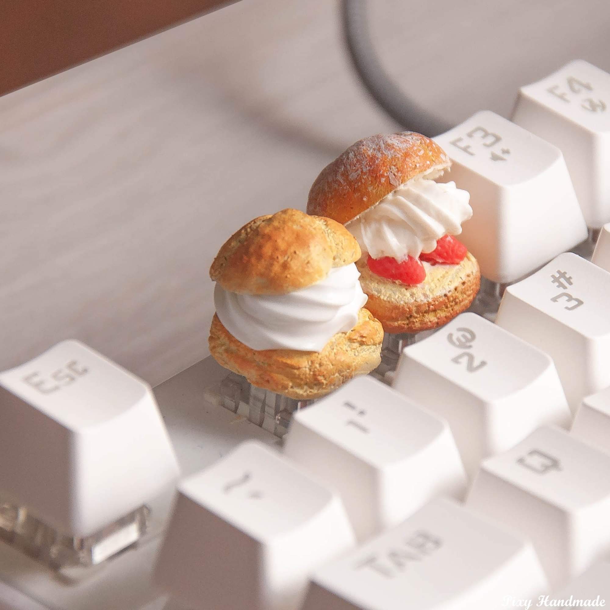 Cream Puff artisan keycap r/MechanicalKeyboards