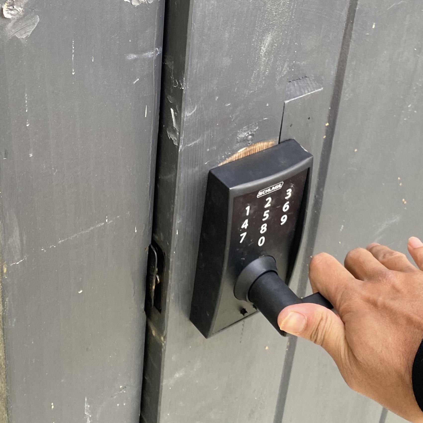 Gate won’t close. Expanded wood perhaps? r/fixit