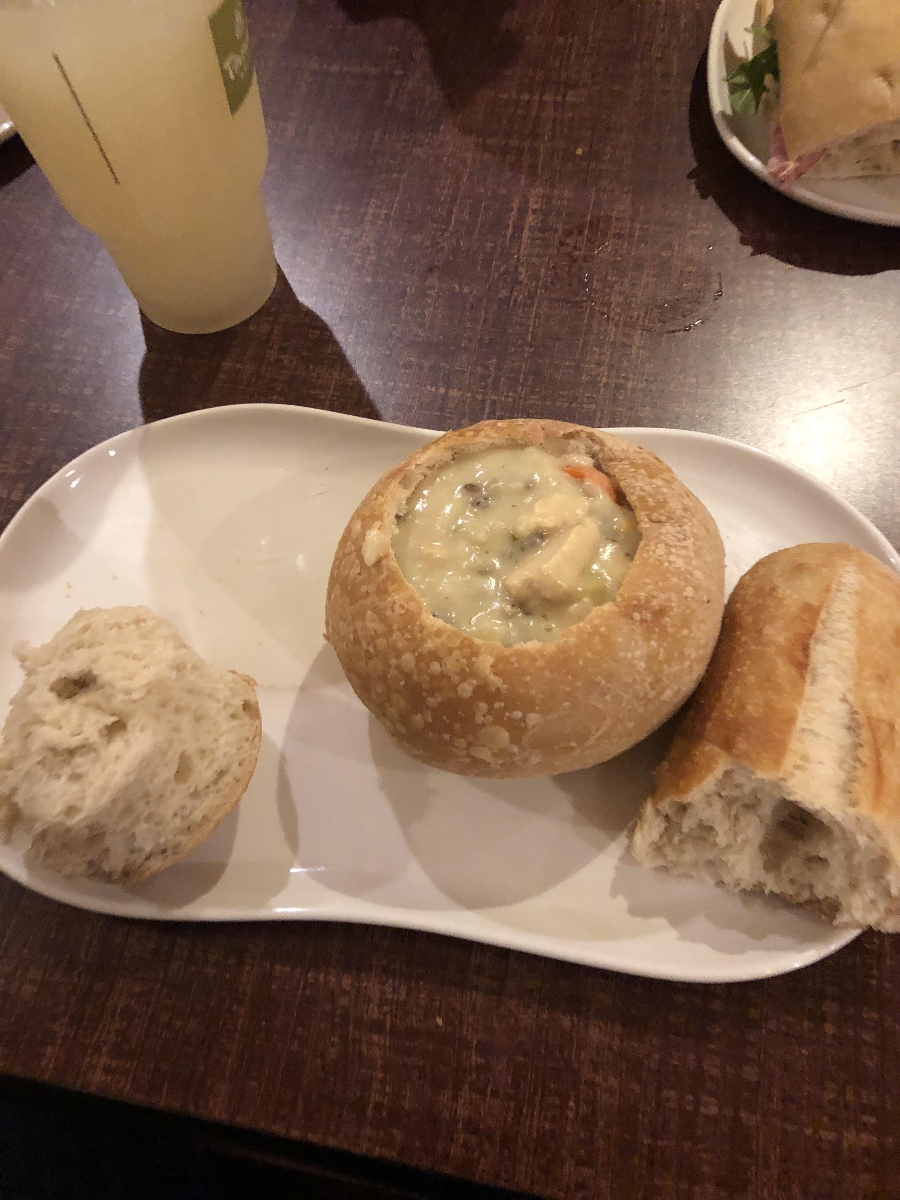 ARE YOU SERIOUS??? I order a soup and there’s no spoon to go with it