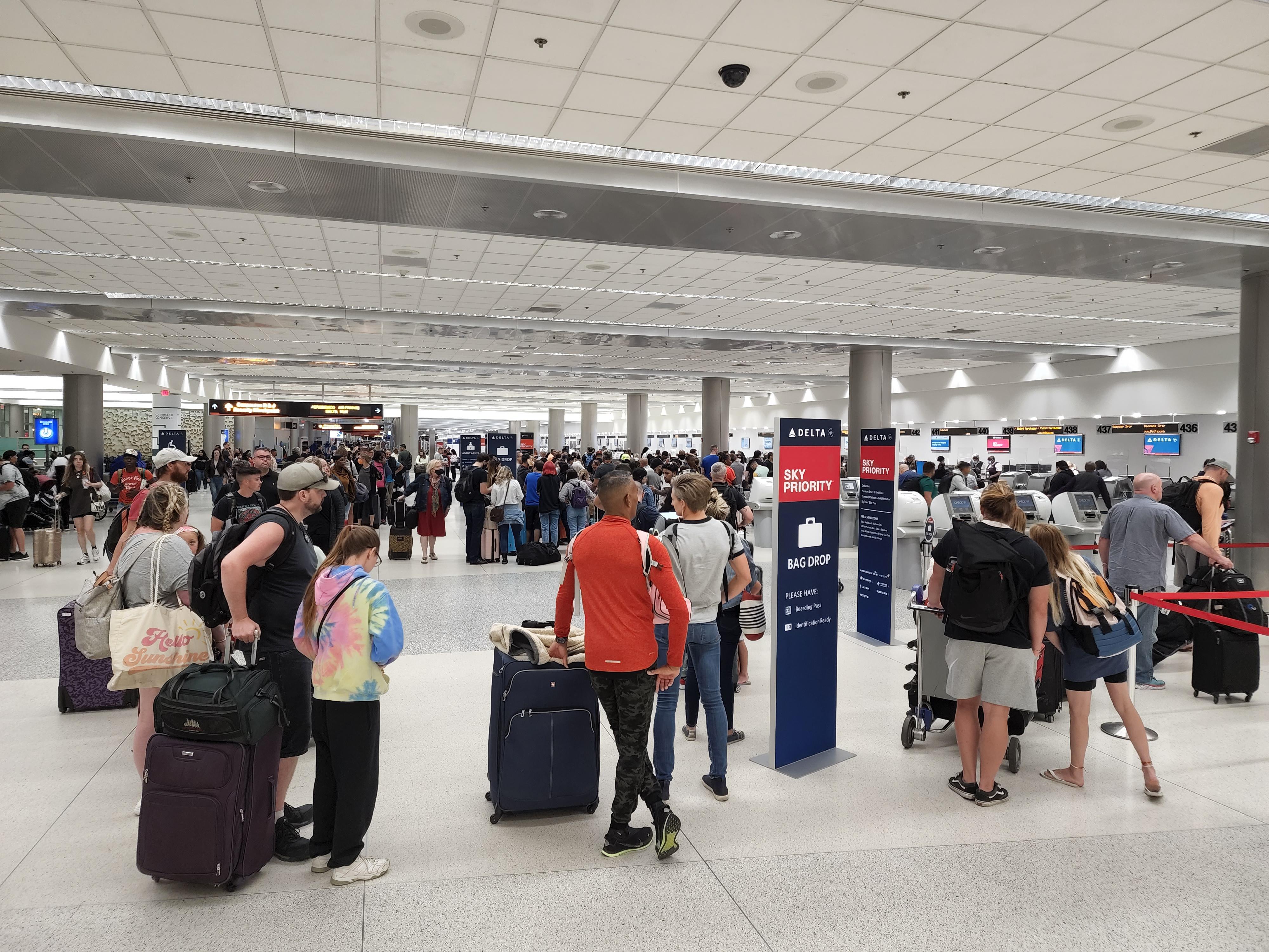 Luggage Check Lines 0545 MIA June 17th delta