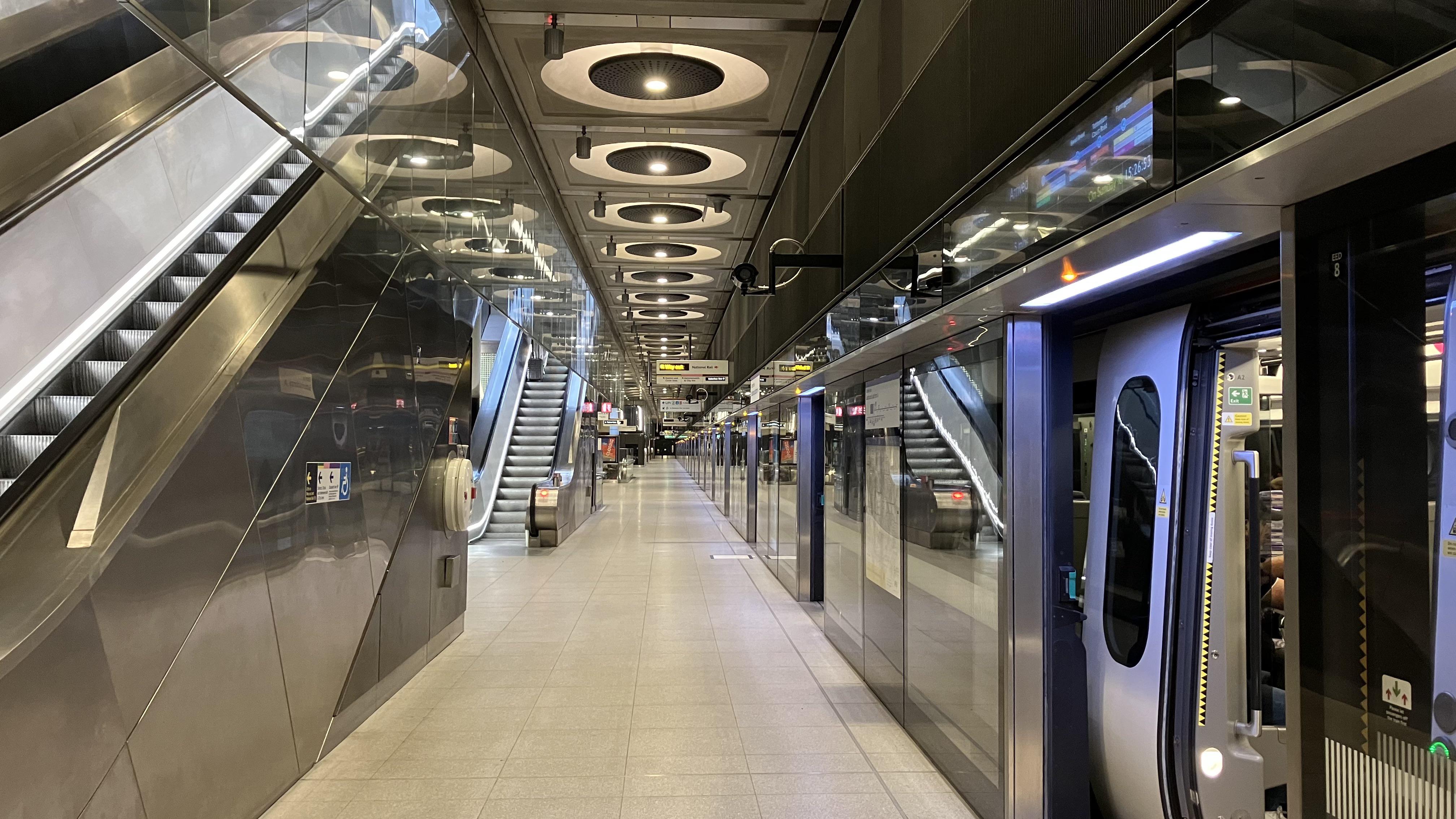 Paddington station on the Elizabeth line, London, UK r/InfrastructurePorn