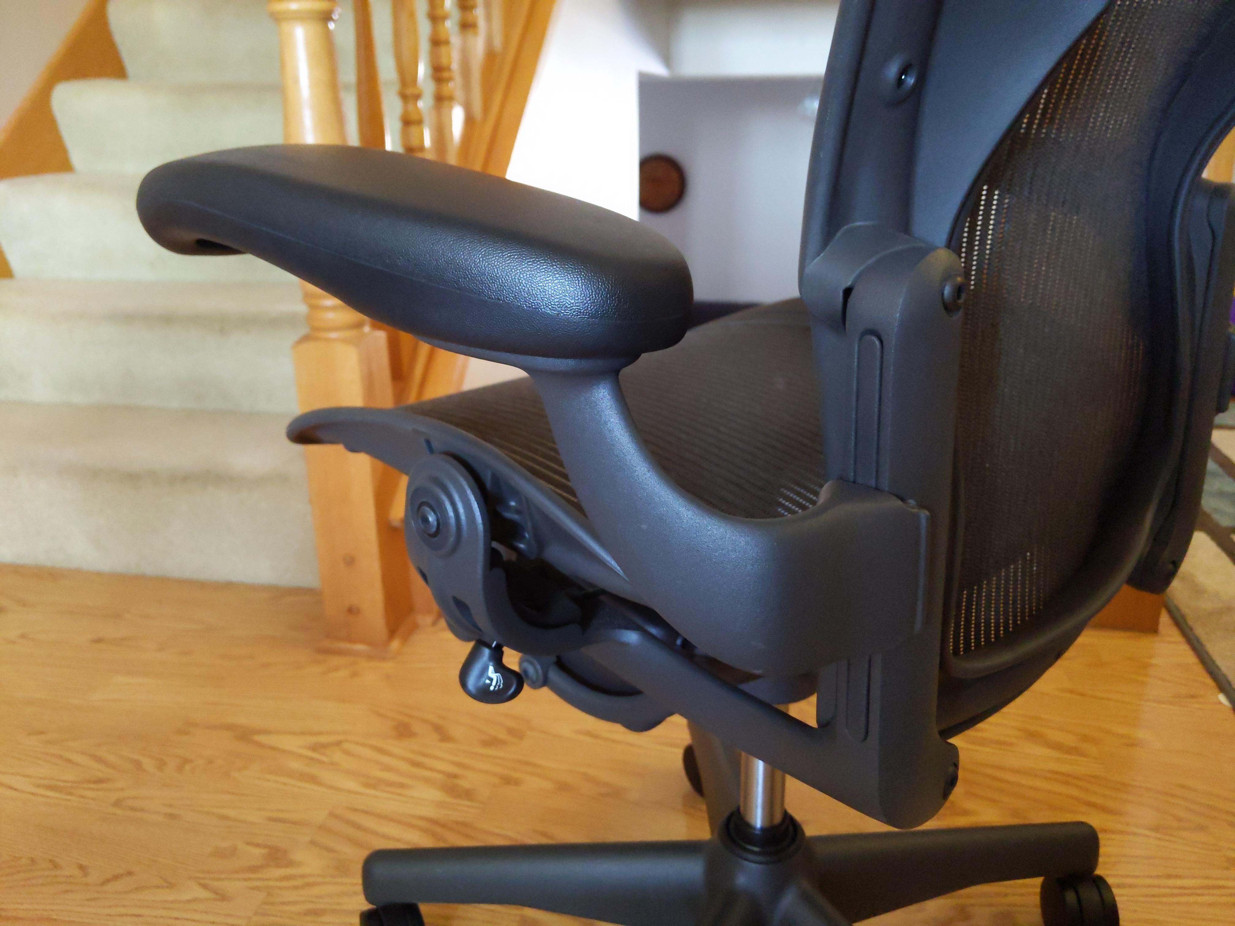 How do you tighten armrest? r/hermanmiller