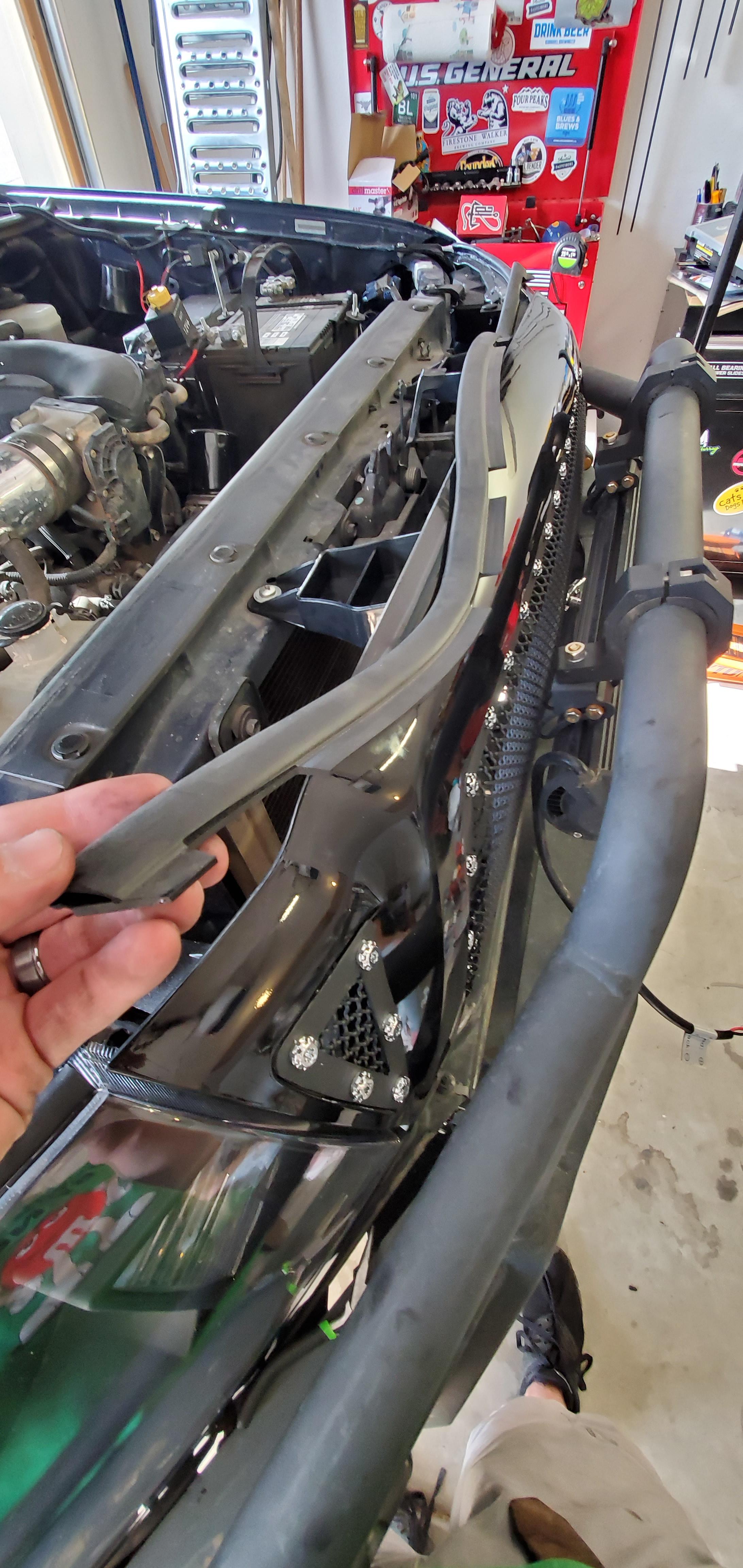 Best stuff to stick this weather strip to my new grille? r/Autobody