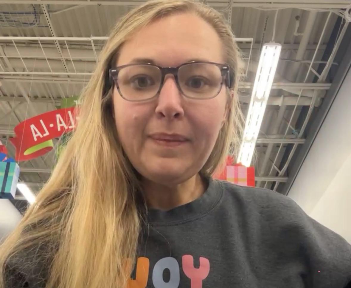 Get your glasses fixed, my goddd! r/KyleaGomezsnark