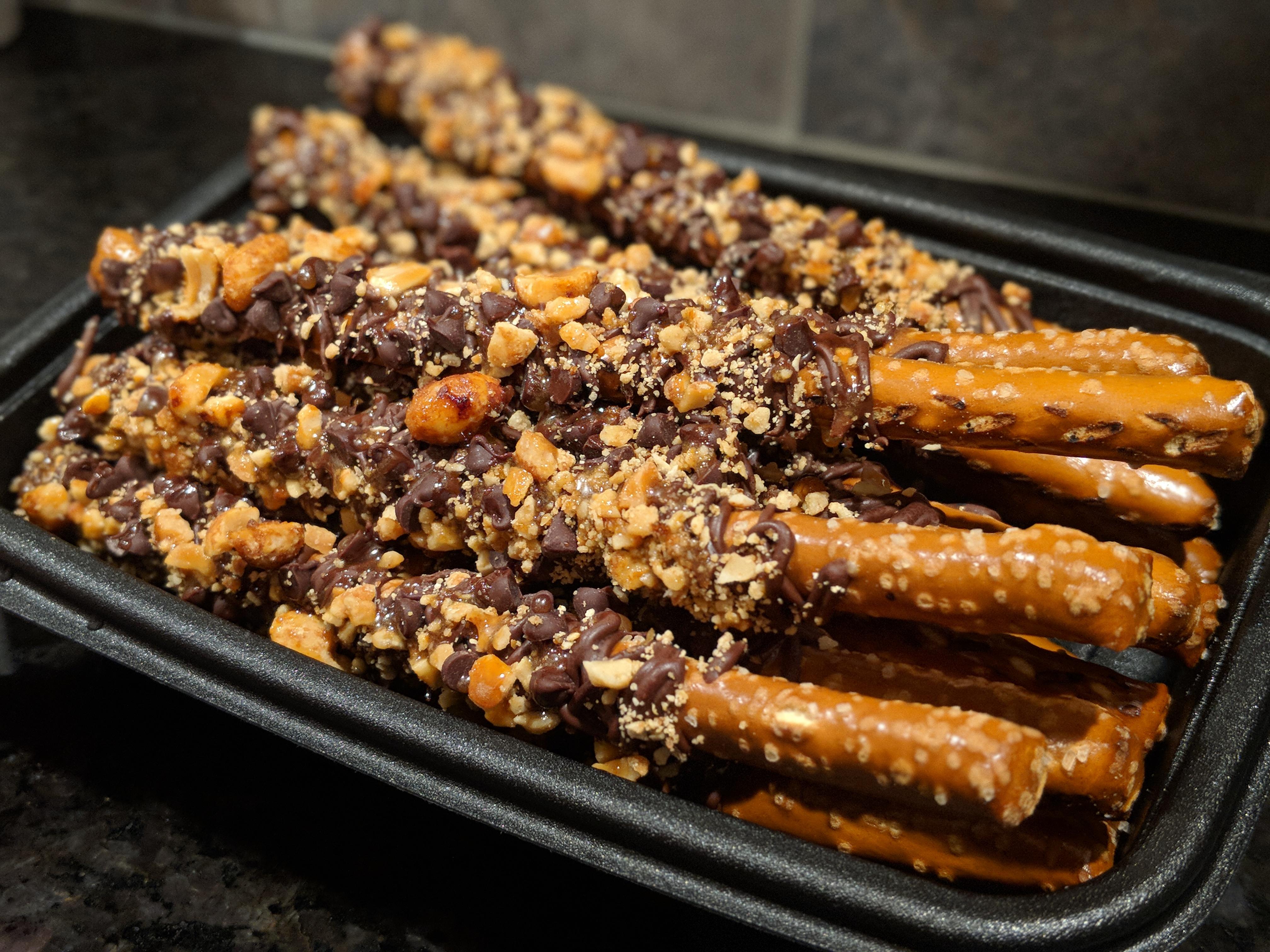 [Homemade] Peanut butter chocolate pretzel sticks with melted caramel