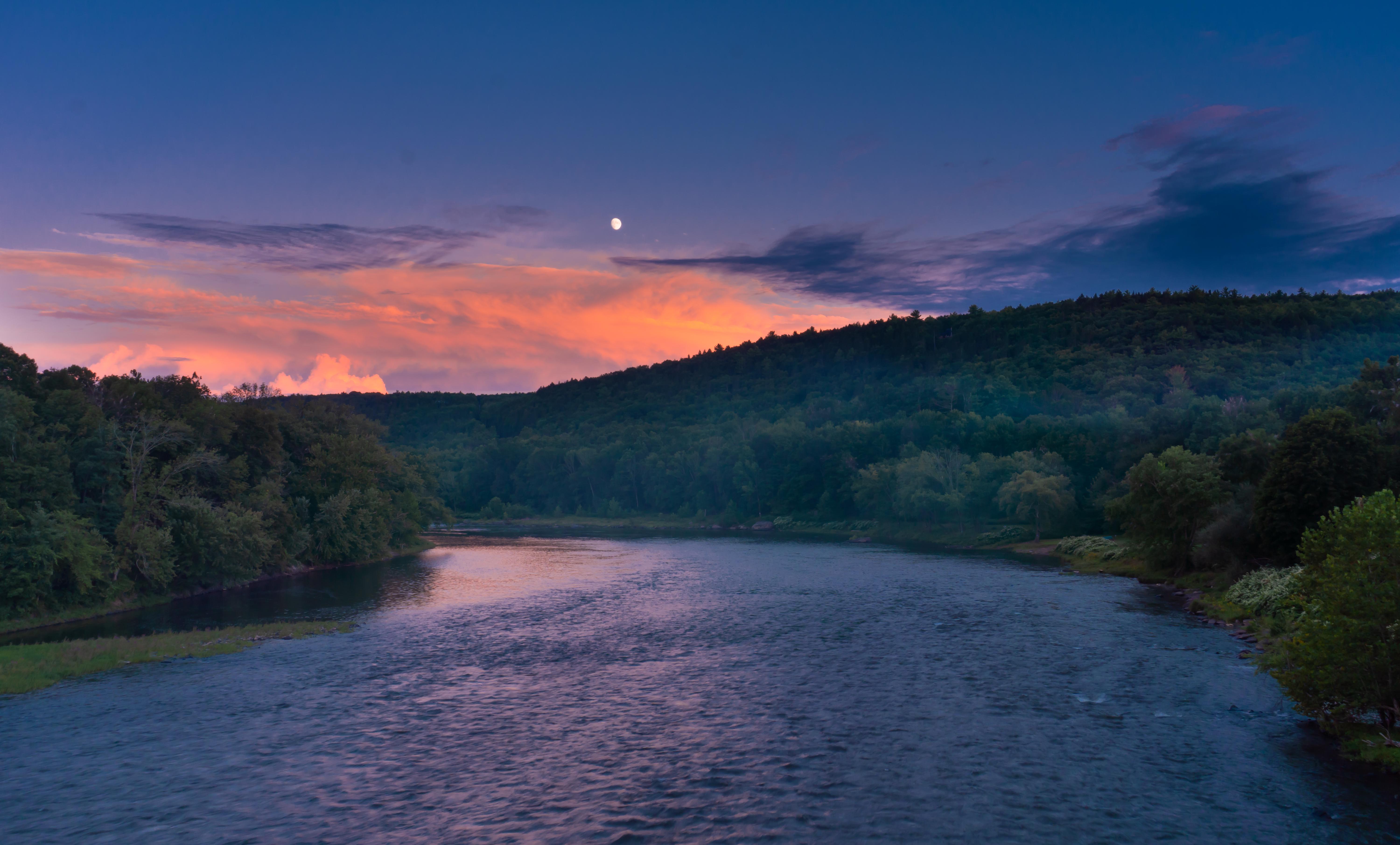Moonrise over the Delaware River near Lackawaxen Township, PA [OC
