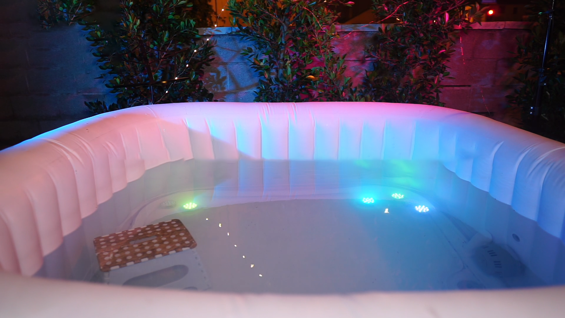 With hot tubs being meta, I cleaned up the JakenbakeLIVE scene so that