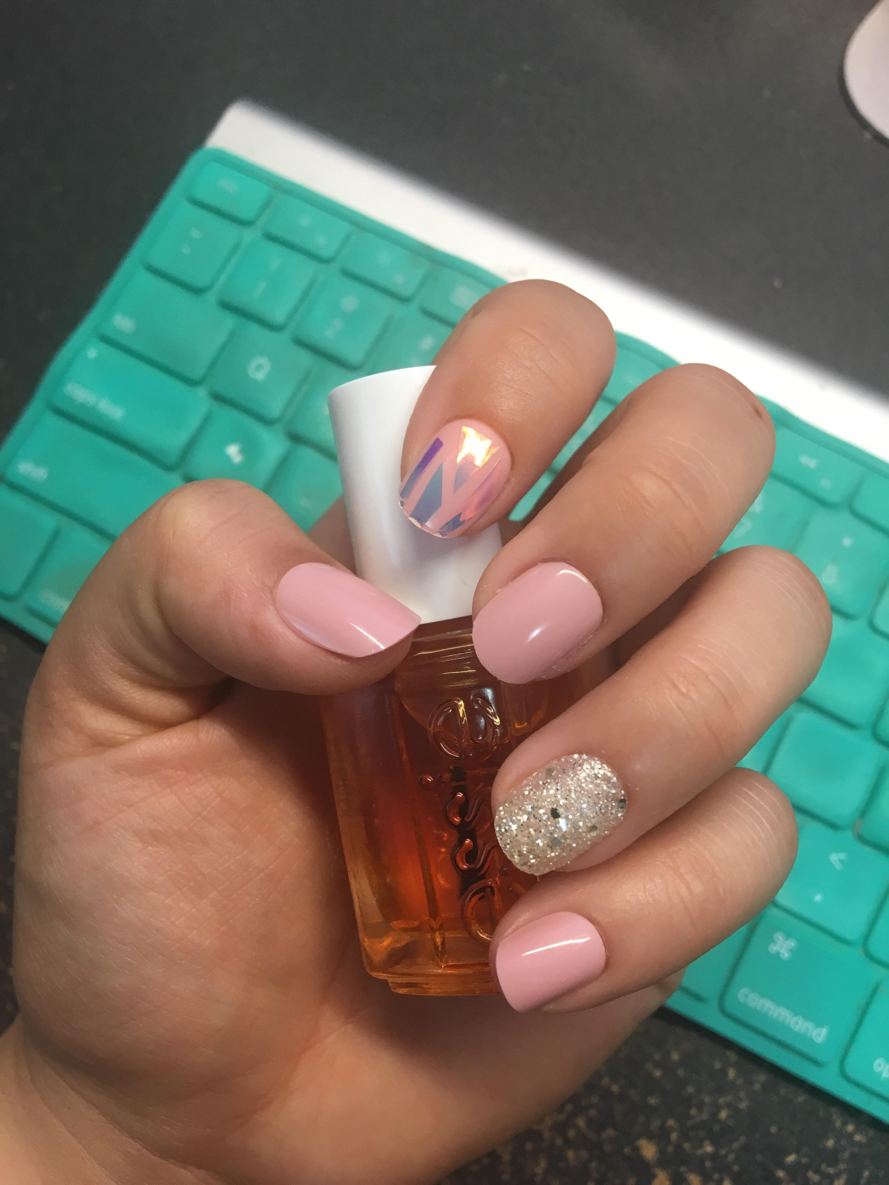 KISS press on nails in Trampoline Glam Fantasy r/Nails